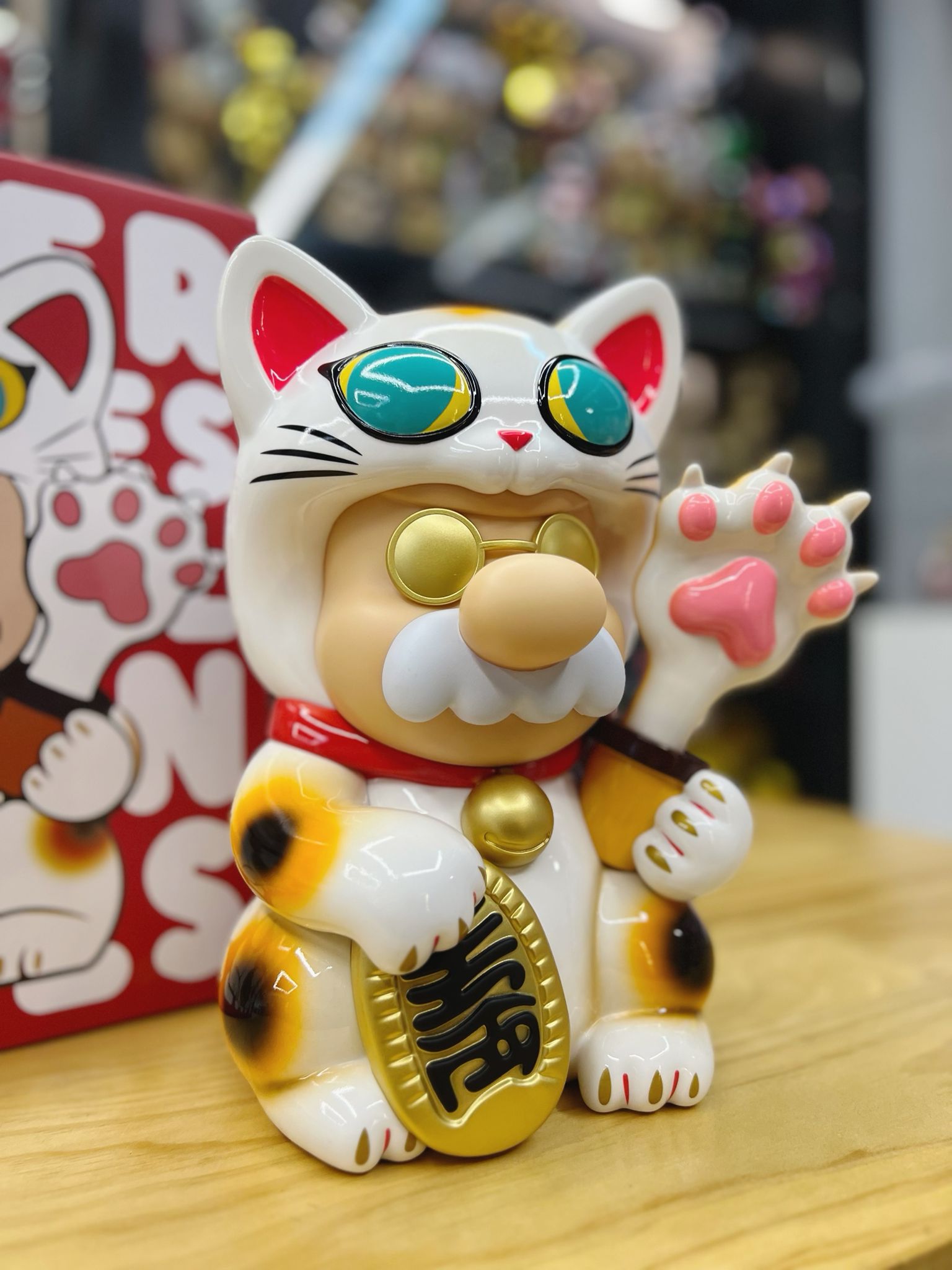 SUPER PROFESSIONAL ESSENTIAL // MANEKINEKO 招財貓小殺手 27cm