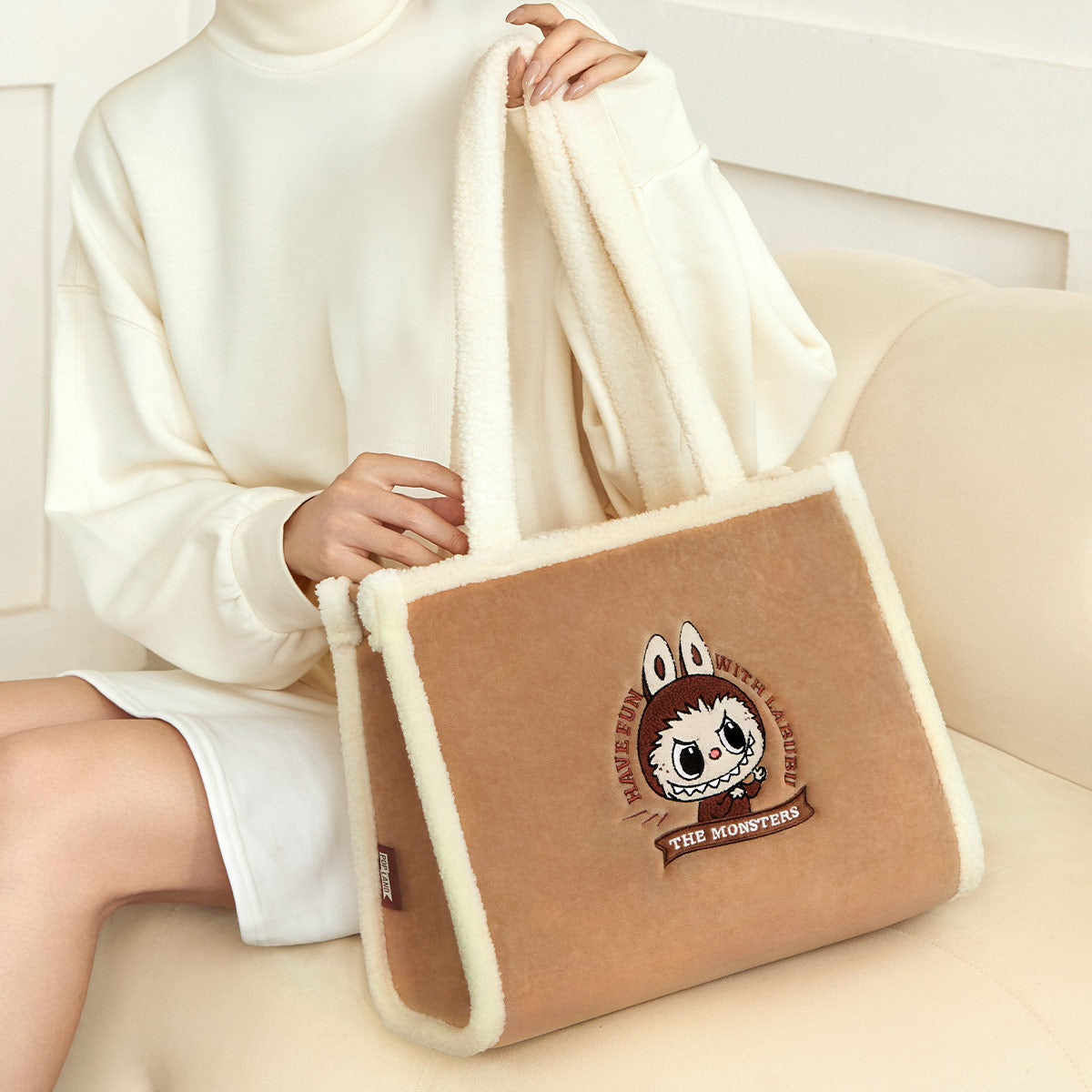 POP LAND 包包經典系列-Labubu毛絨托特包(棕色) Classic Bag Series-Labubu Plush Tote Bag(Brown)