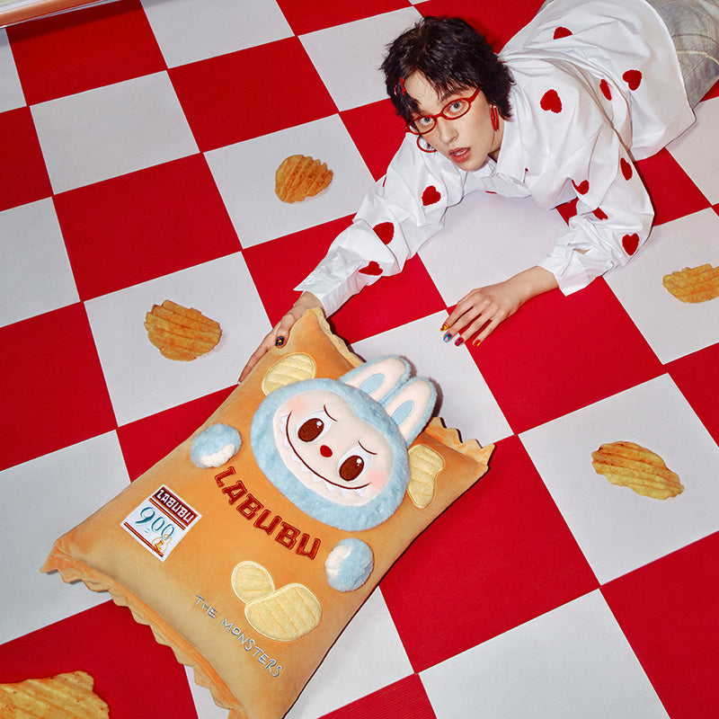 POP MART THE MONSTERS怪味便利店系列-抱枕(薯片)Wacky Mart Series-Pillow (Chips)