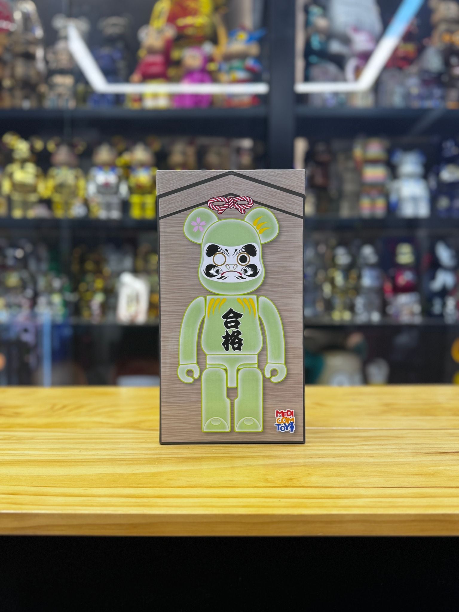 400% BE@RBRICK 達磨 合格 蓄光