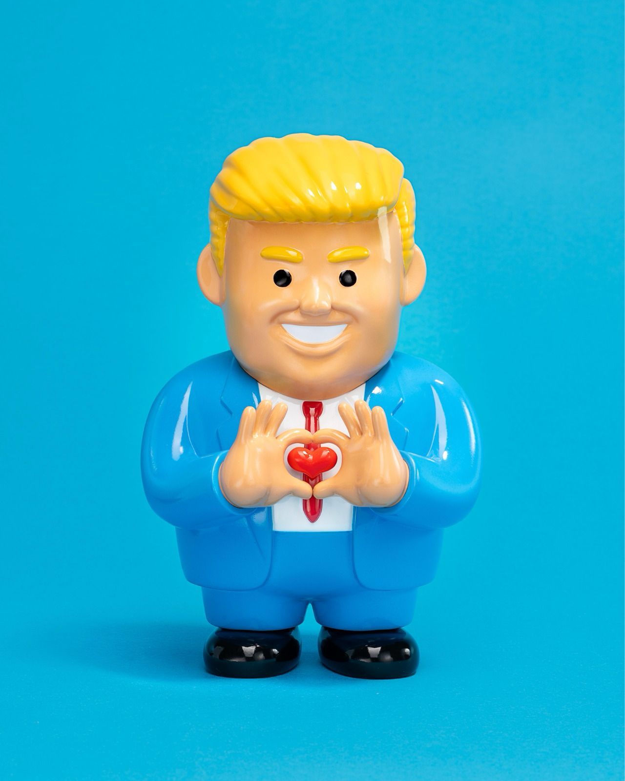 Joan Cornella ’T-Love‘ Vinyl Figure