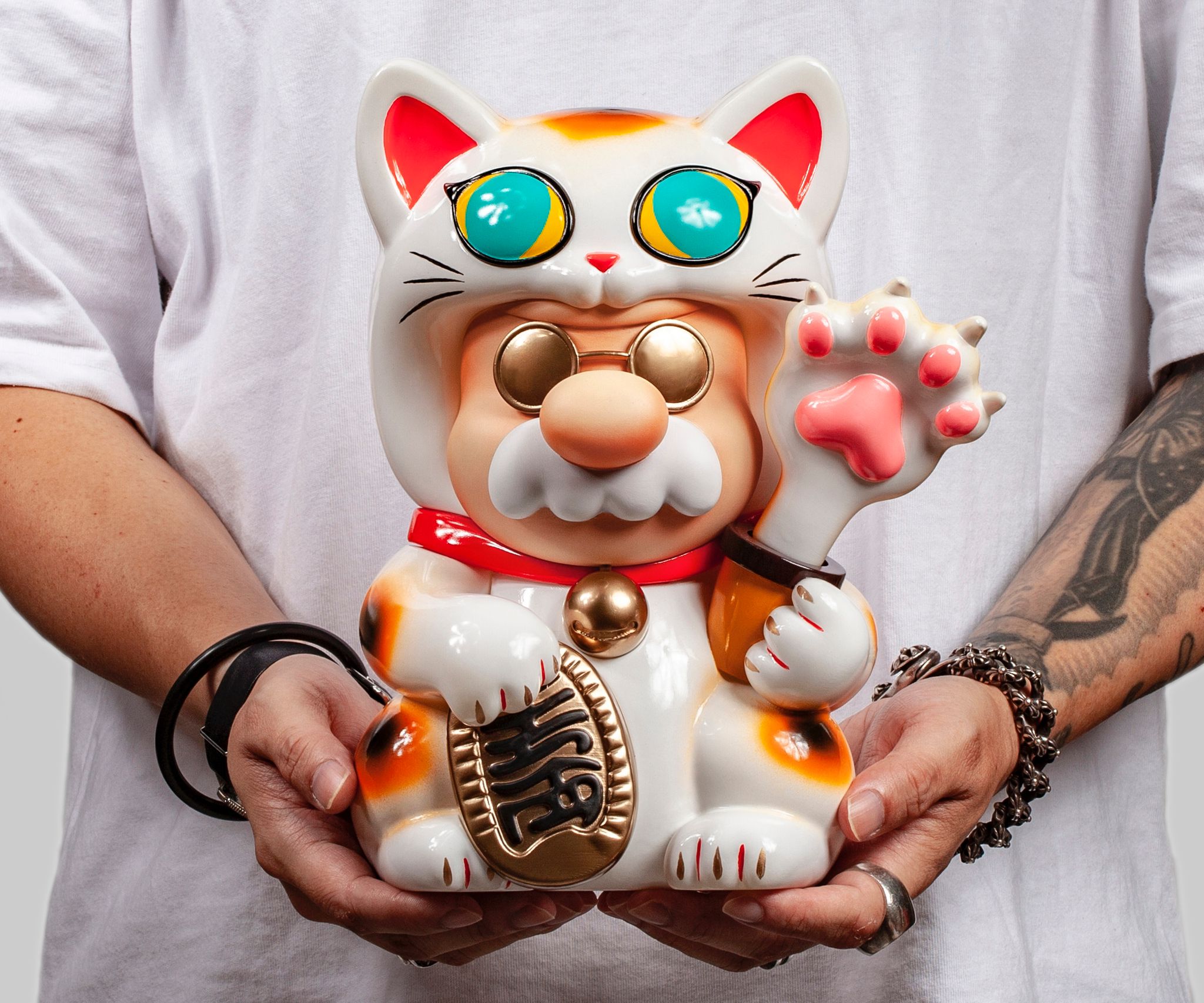 SUPER PROFESSIONAL ESSENTIAL // MANEKINEKO 招財貓小殺手 27cm