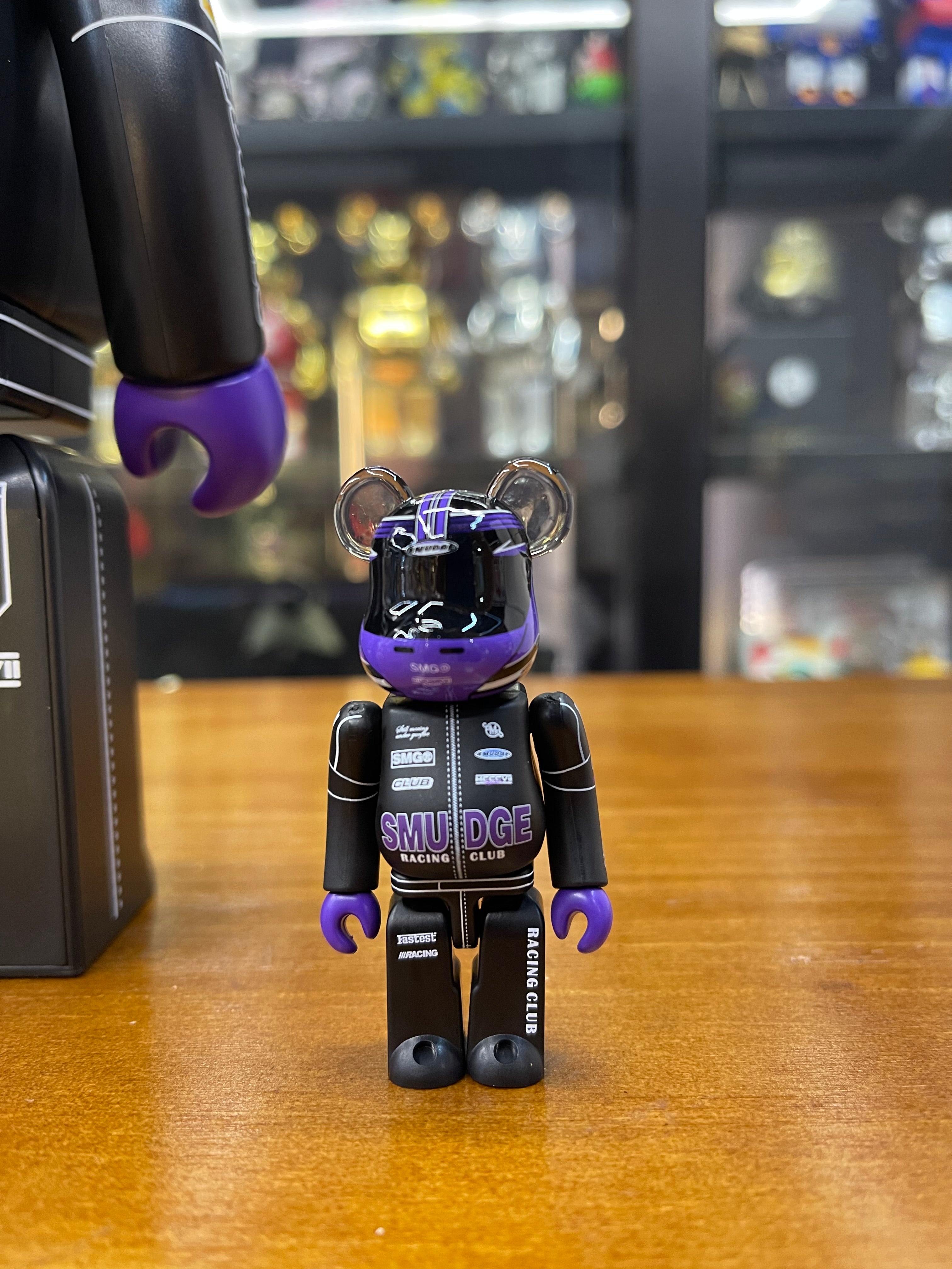 100% & 400% Be@rbrick World Wide Tour 3 SMG