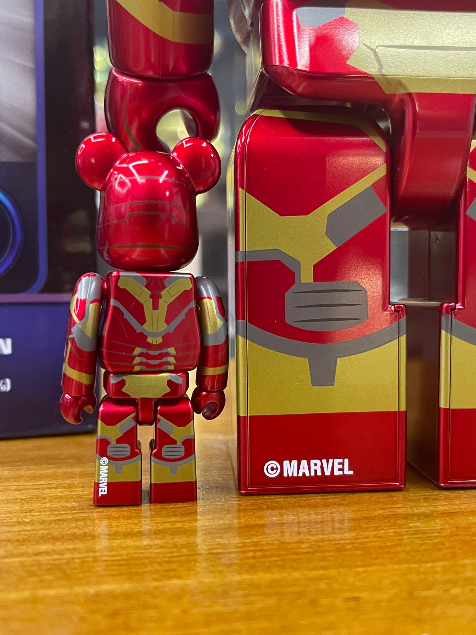 100% & 400% BE@RBRICK IRON MAN MARK 43