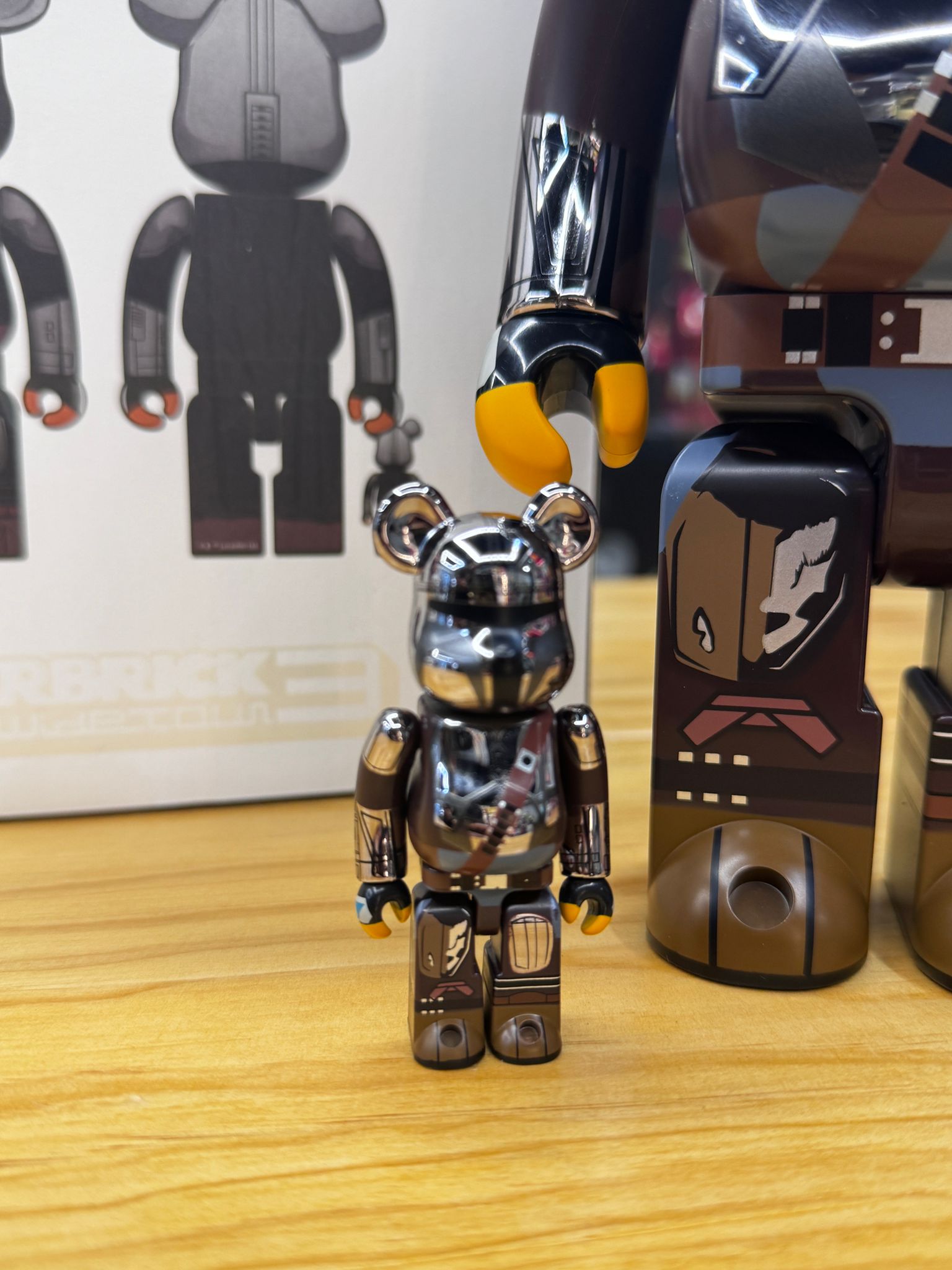 100% & 400% BE@RBRICK THE MANDALORIAN CHROME Ver. (Star Wars)