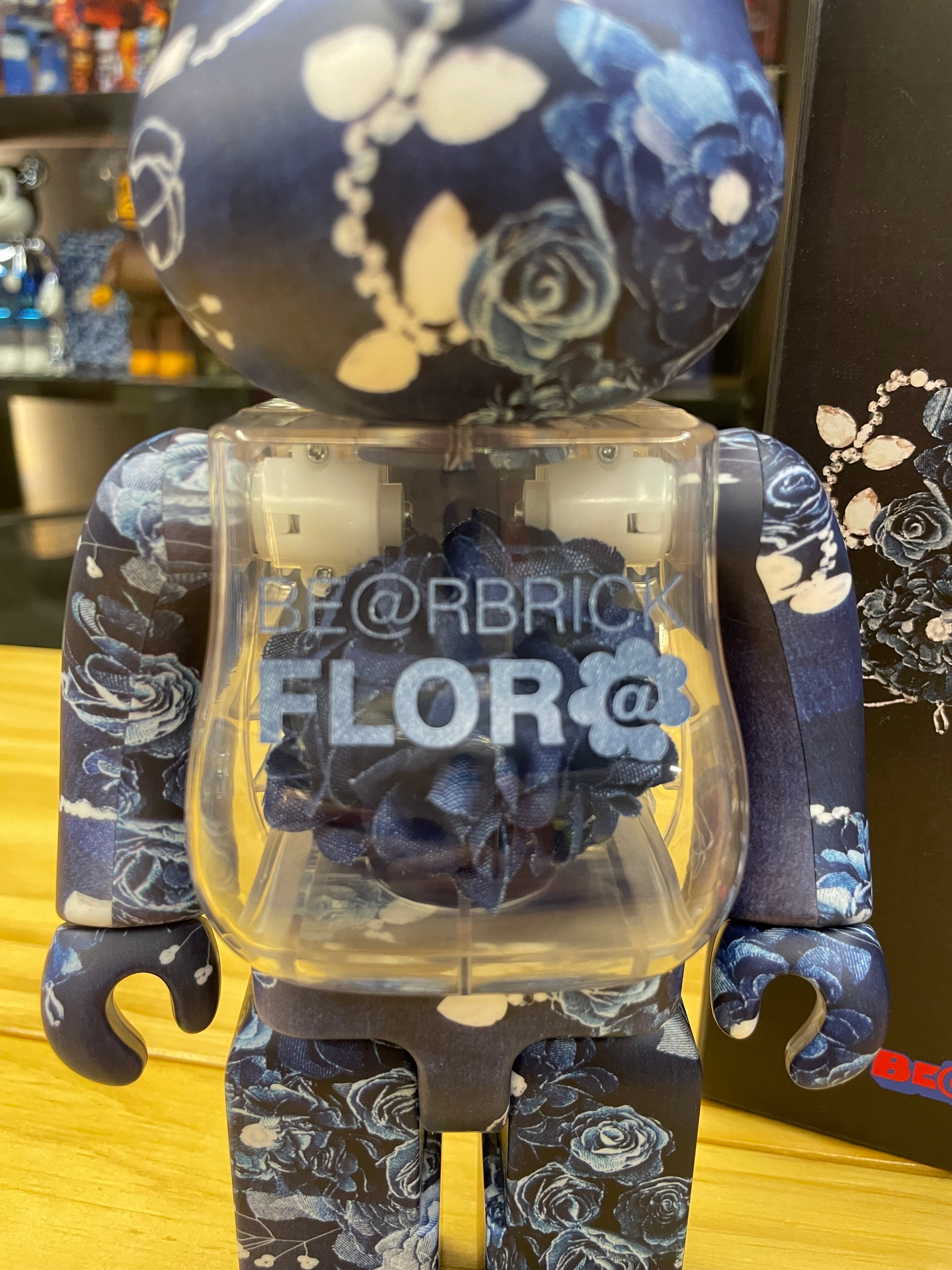 400% BE@RBRICK FLOR@ DENIM