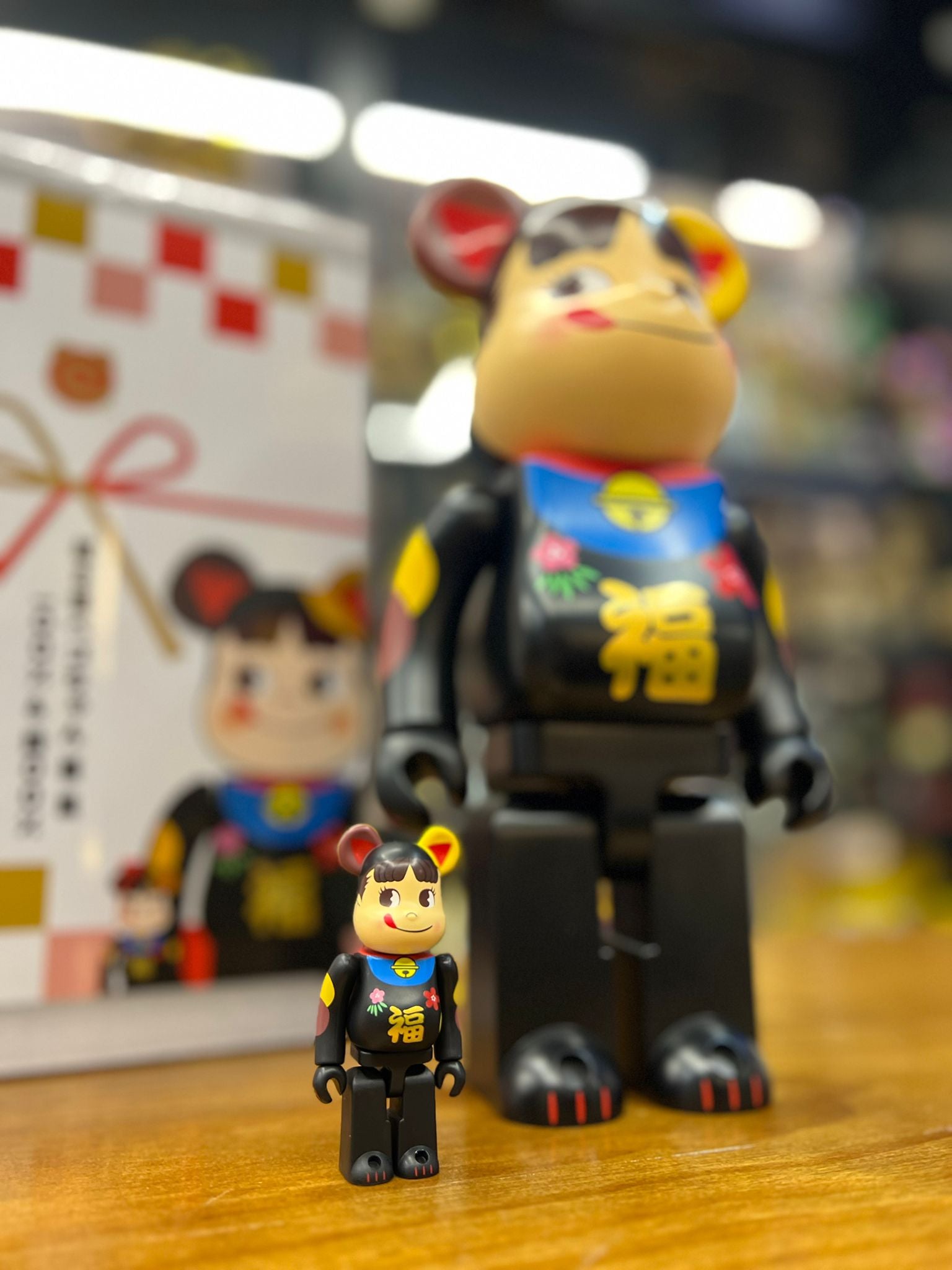 100% & 400% BE@RBRICK 招き猫 ペコちゃん 福 黒
