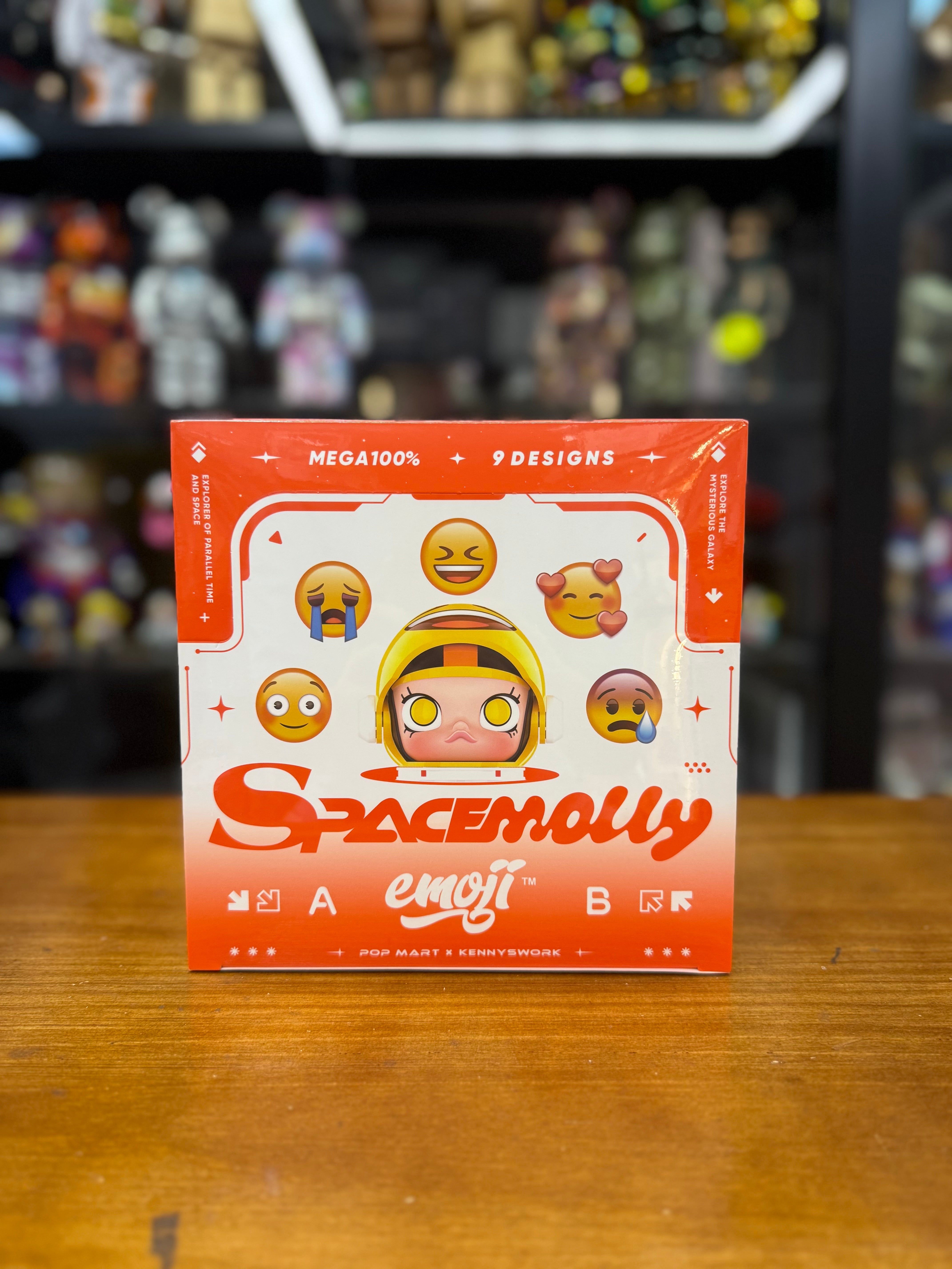 100% MEGA SPACE MOLLY × emoji™ Series
