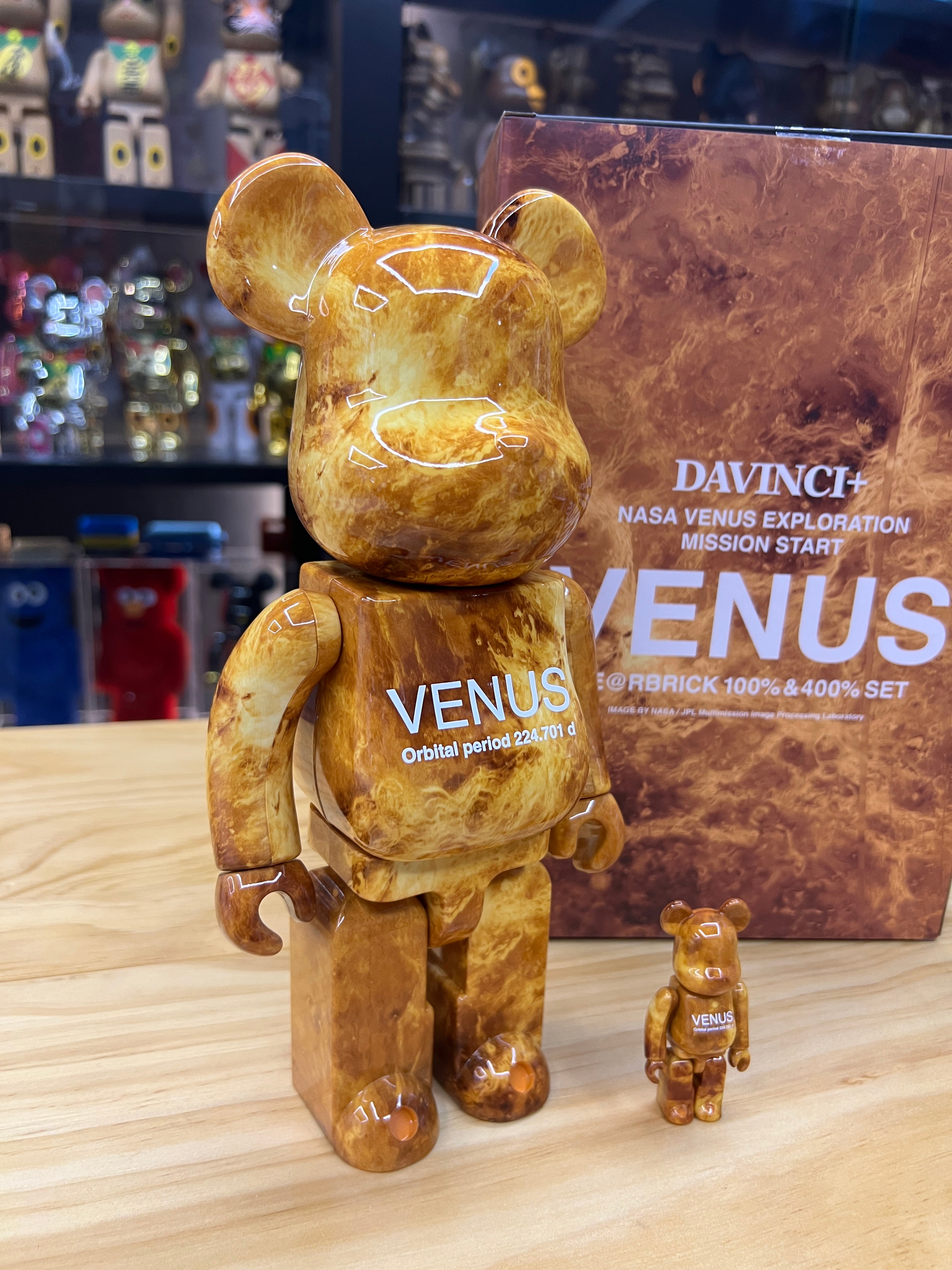 100% & 400% VENUS BE@RBRICK