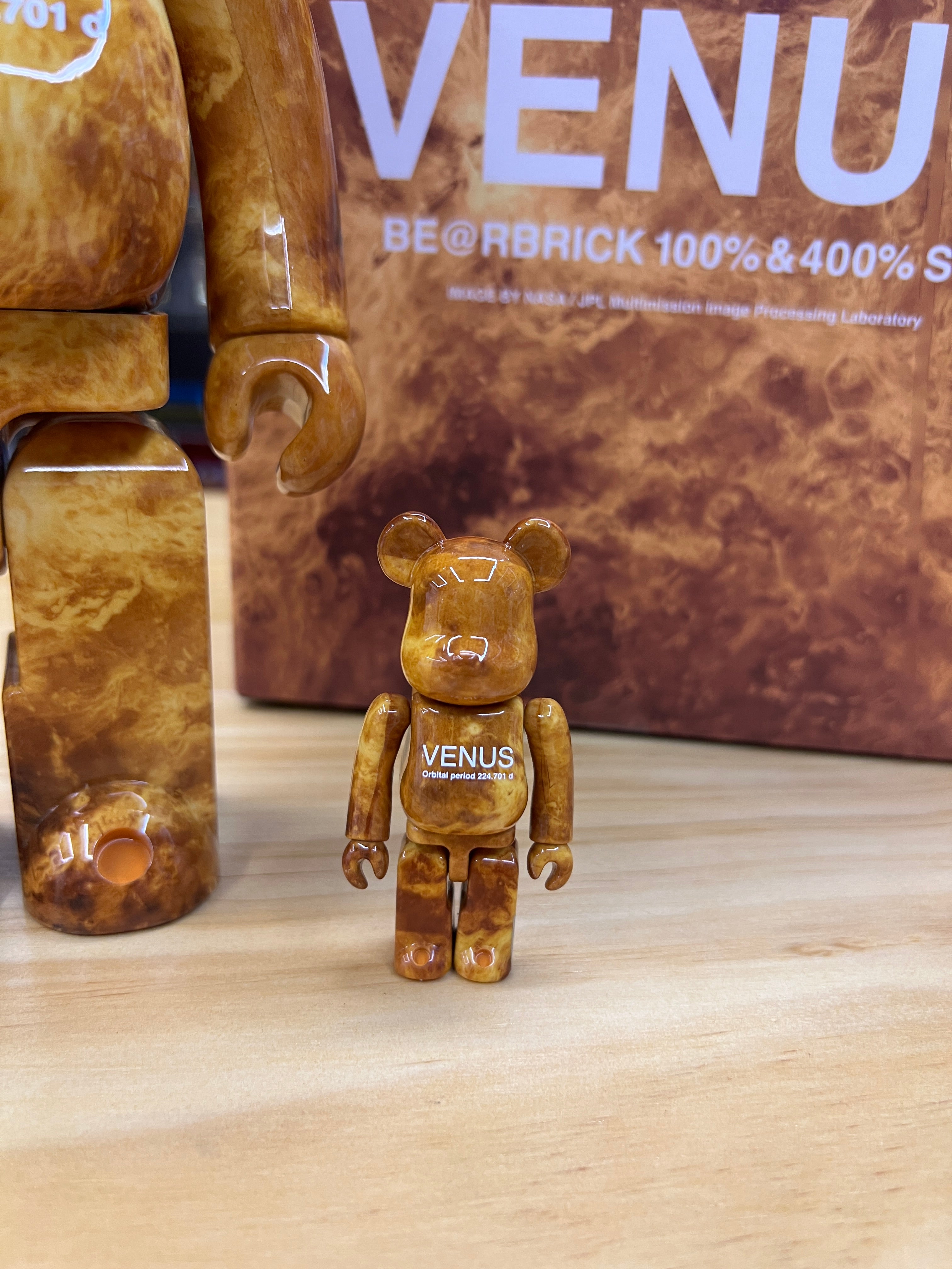 100% & 400% VENUS BE@RBRICK