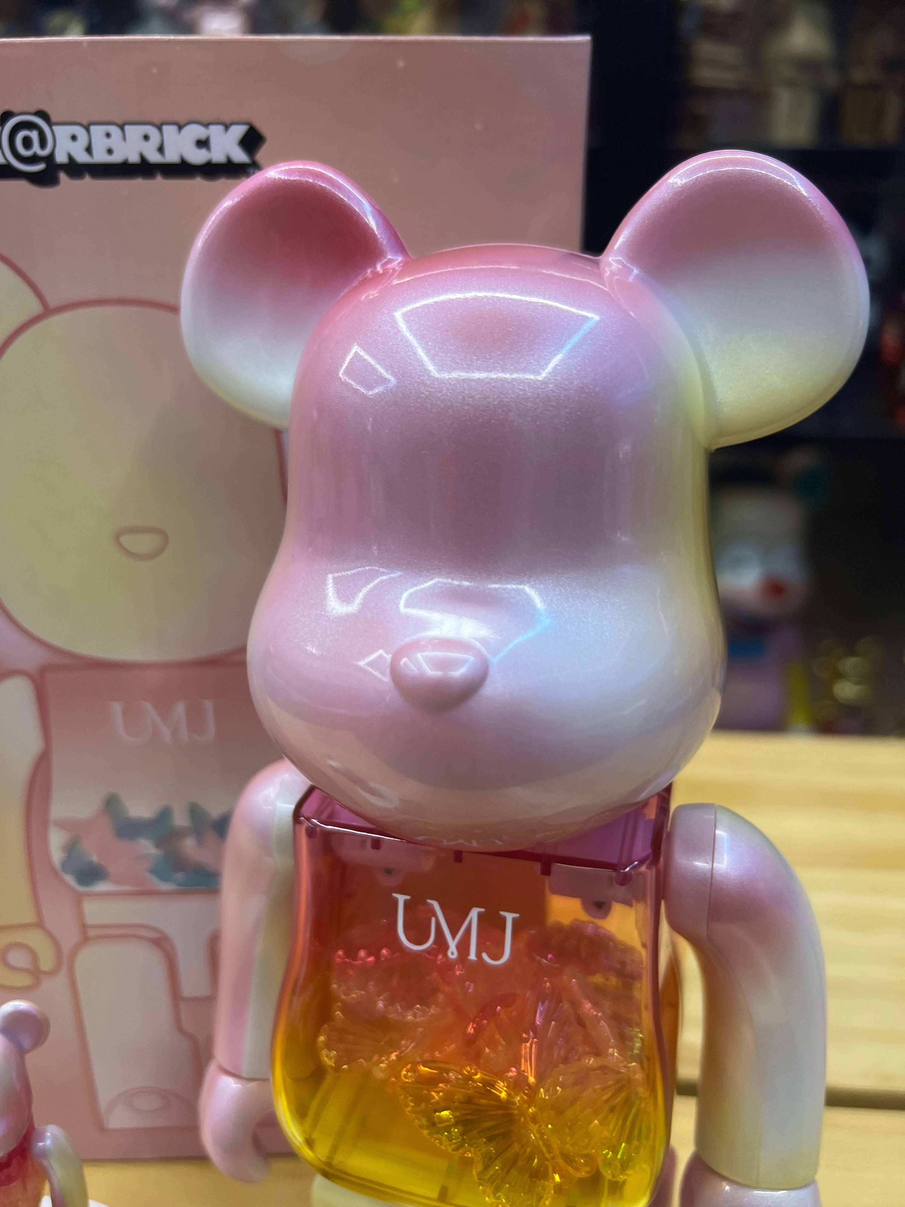 100% & 400% Be@rbrick UM Junior Macao 2023
