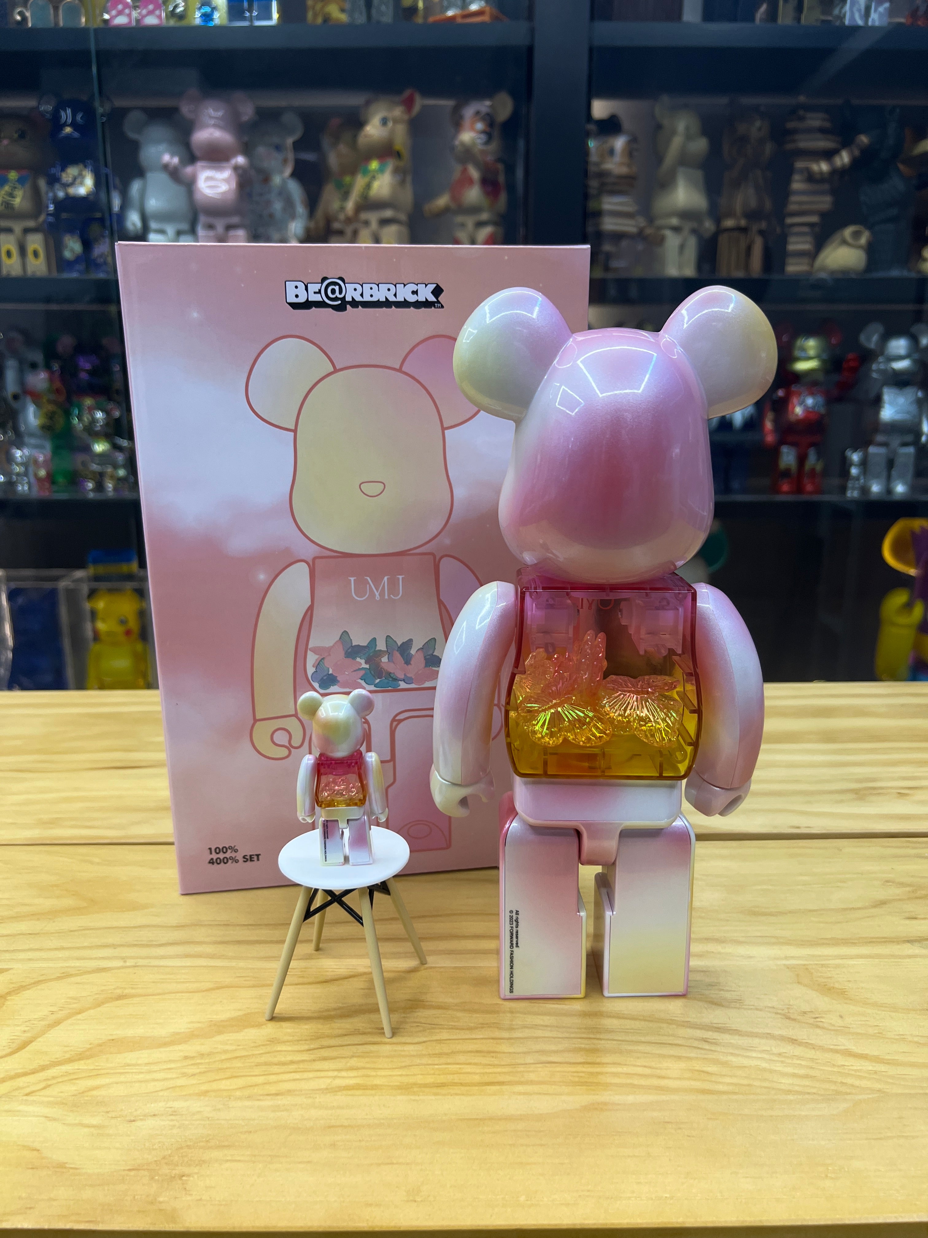 100% & 400% Be@rbrick UM Junior Macau 2023