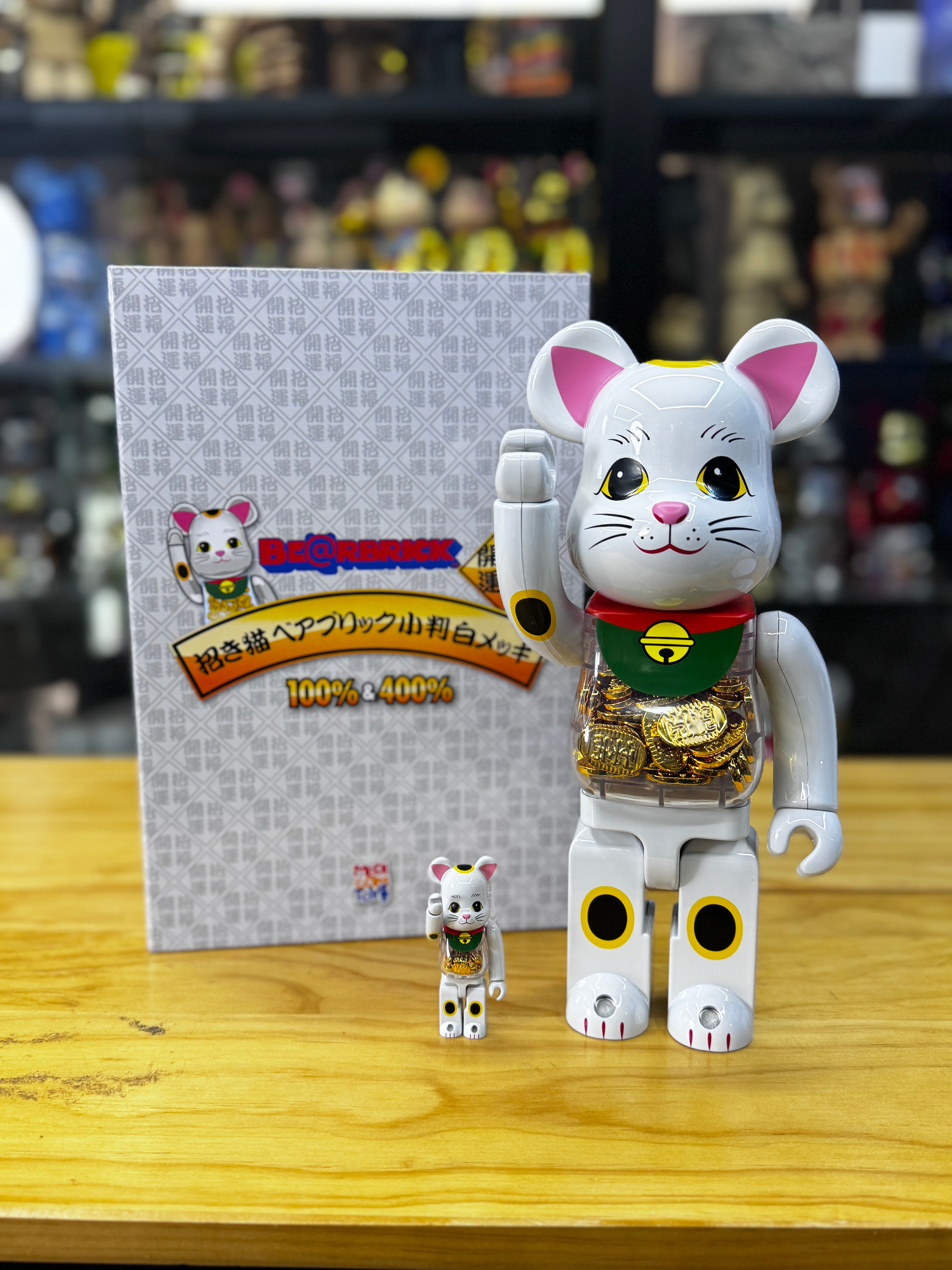 100% & 400% BE@RBRICK 招き猫 小判 白メッキ (Neko Maneki)