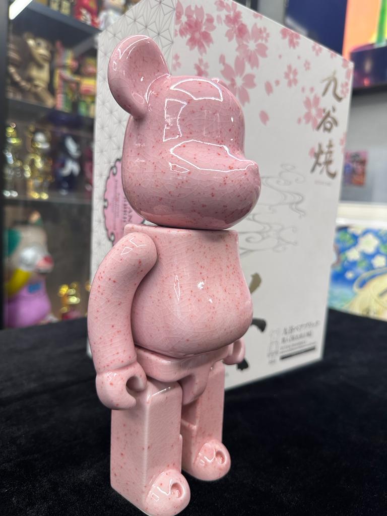 400% Be@rbrick 九谷燒 (櫻花) Kutani Yaki Kan-nyuu SakurairoHanten-yuu Ver.