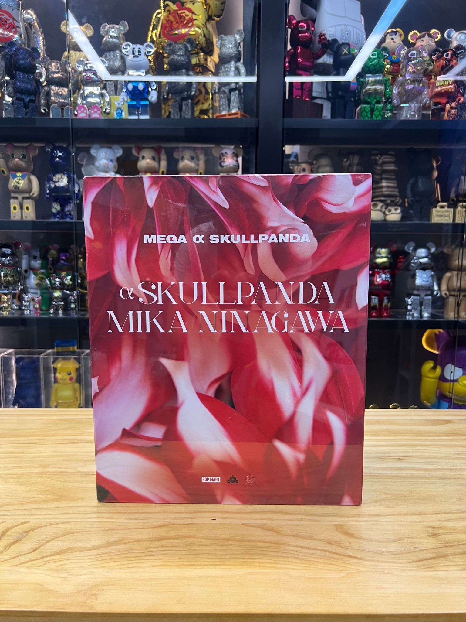 POPMART 400% Mega a Skullpanda Mika Ninagawa 蜷川実花