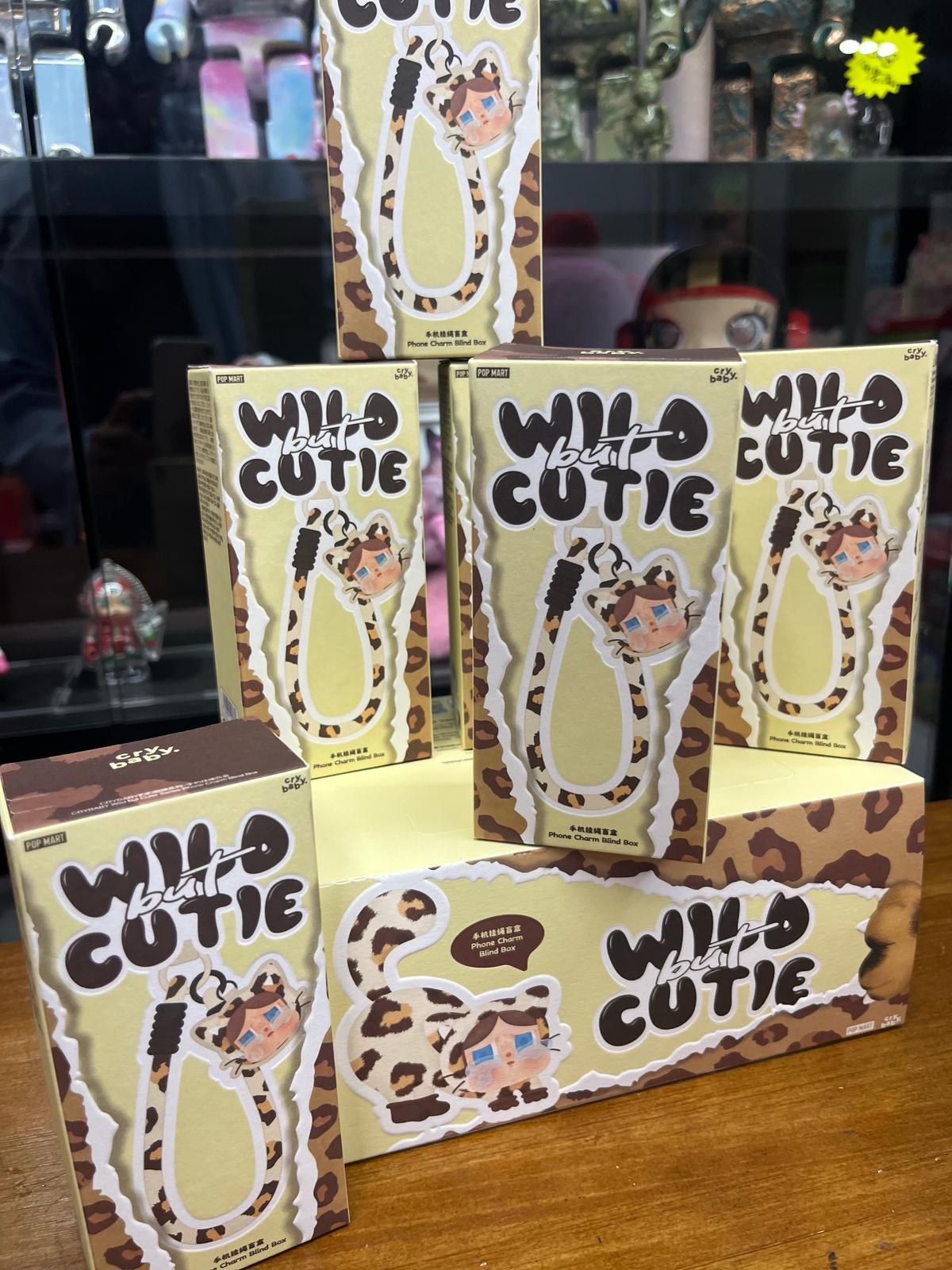 POP MART CRYBABY豹豹貓貓系列-手機挂繩盲盒 Wild but Cutie Series-Phone Charm Blind Box