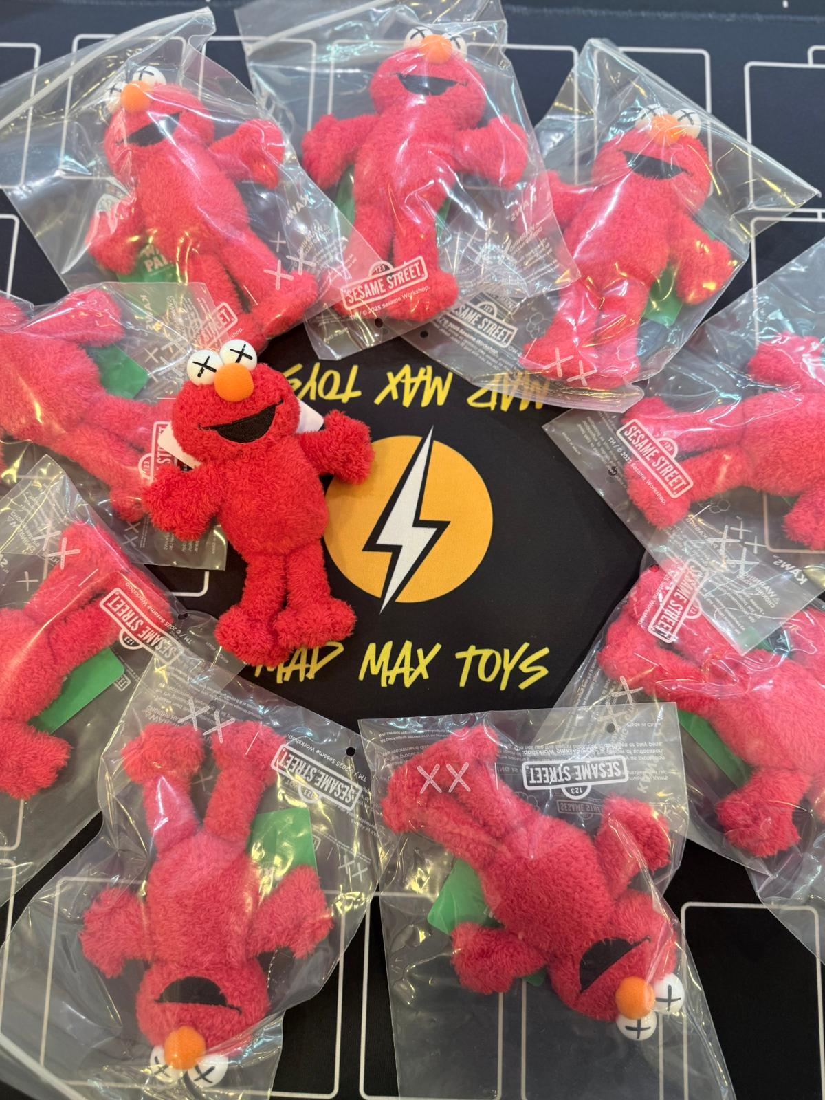 Water Parade 2025 B02. Elmo Plush Keychain 毛絨鎖匙扣