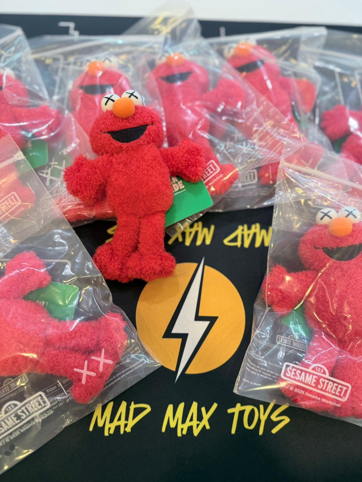 Water Parade 2025 B02. Elmo Plush Keychain 毛絨鎖匙扣