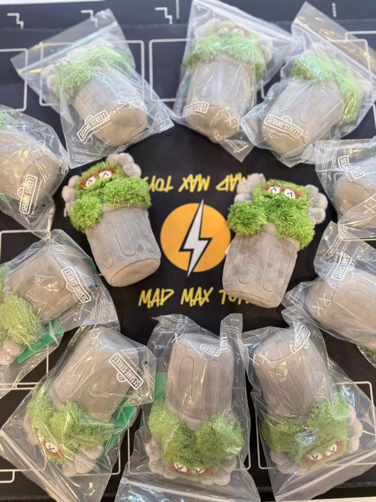 Water Parade 2025 B03. Oscar Plush Keychain 毛絨鎖匙扣