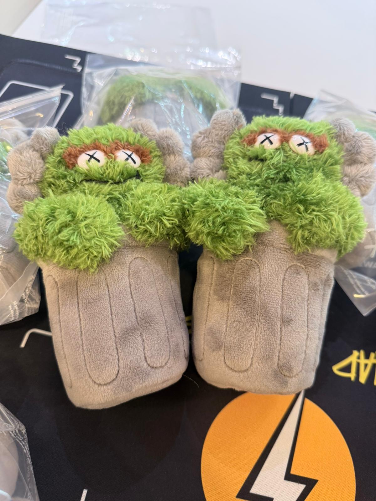 Water Parade 2025 B03. Oscar Plush Keychain 毛絨鎖匙扣