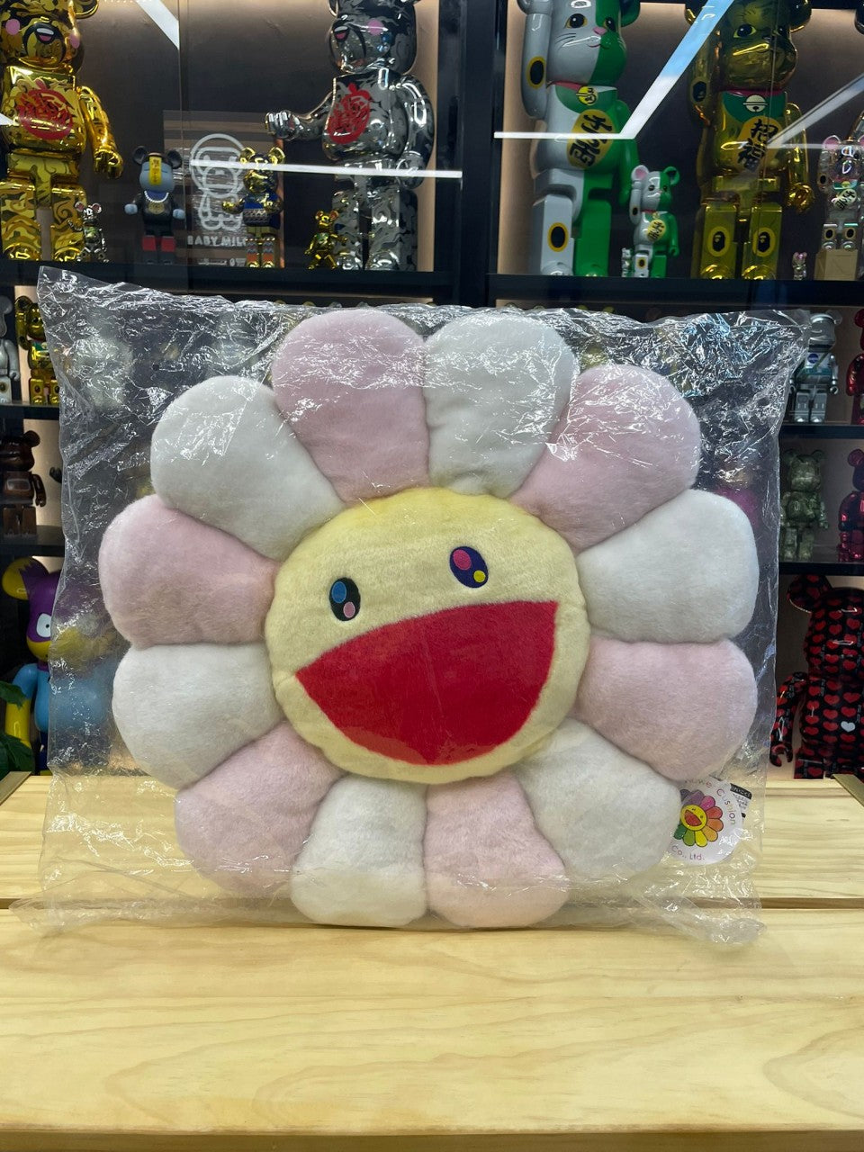 60cm Flower Cushion (Light Pink & White) – Madmaxtoys