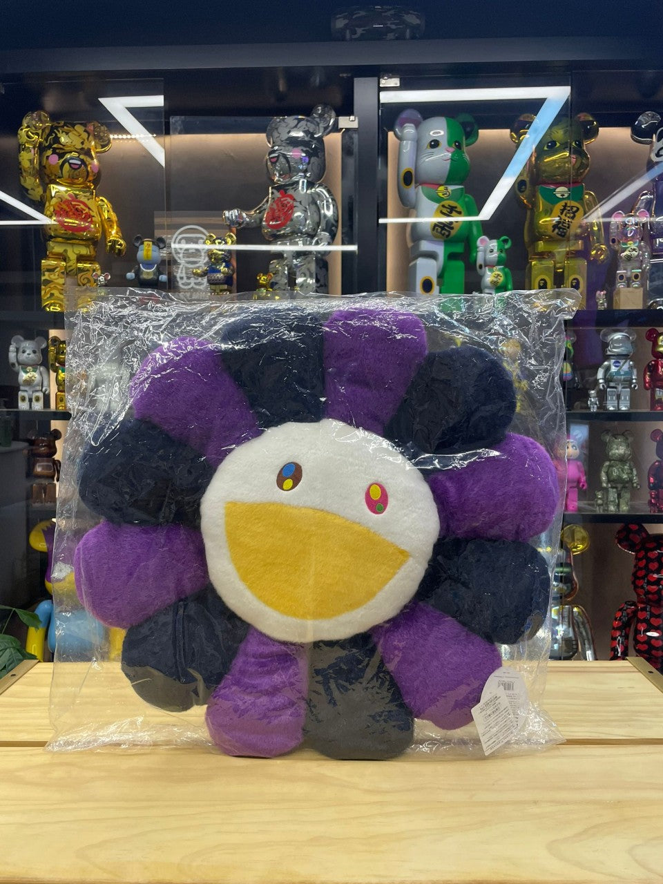 60cm Flower Cushion (Purple & White)