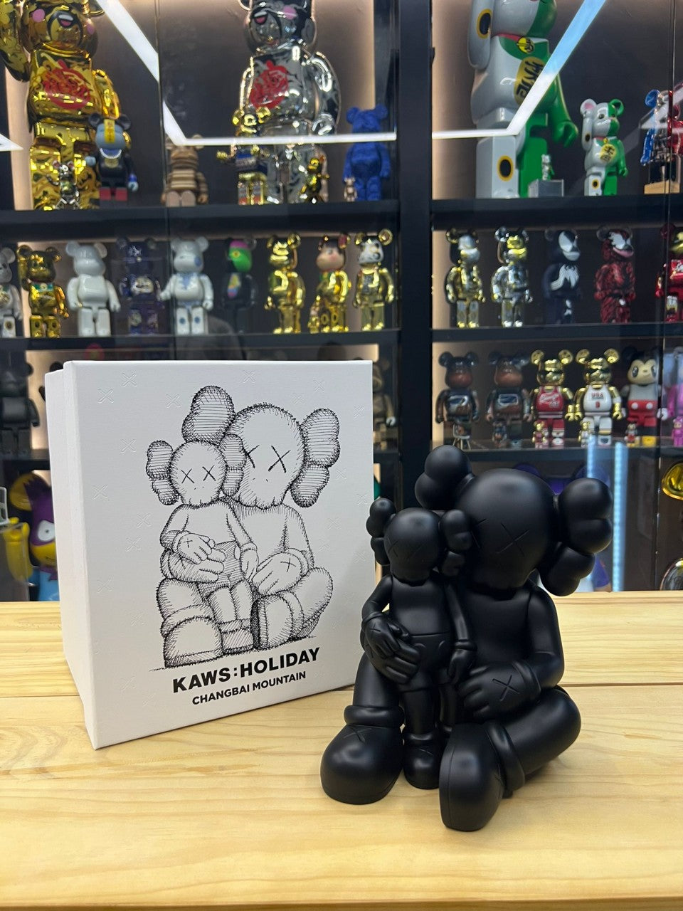 Kaws Holiday Changbai Mountain長白山 - Figure (Black黑色)