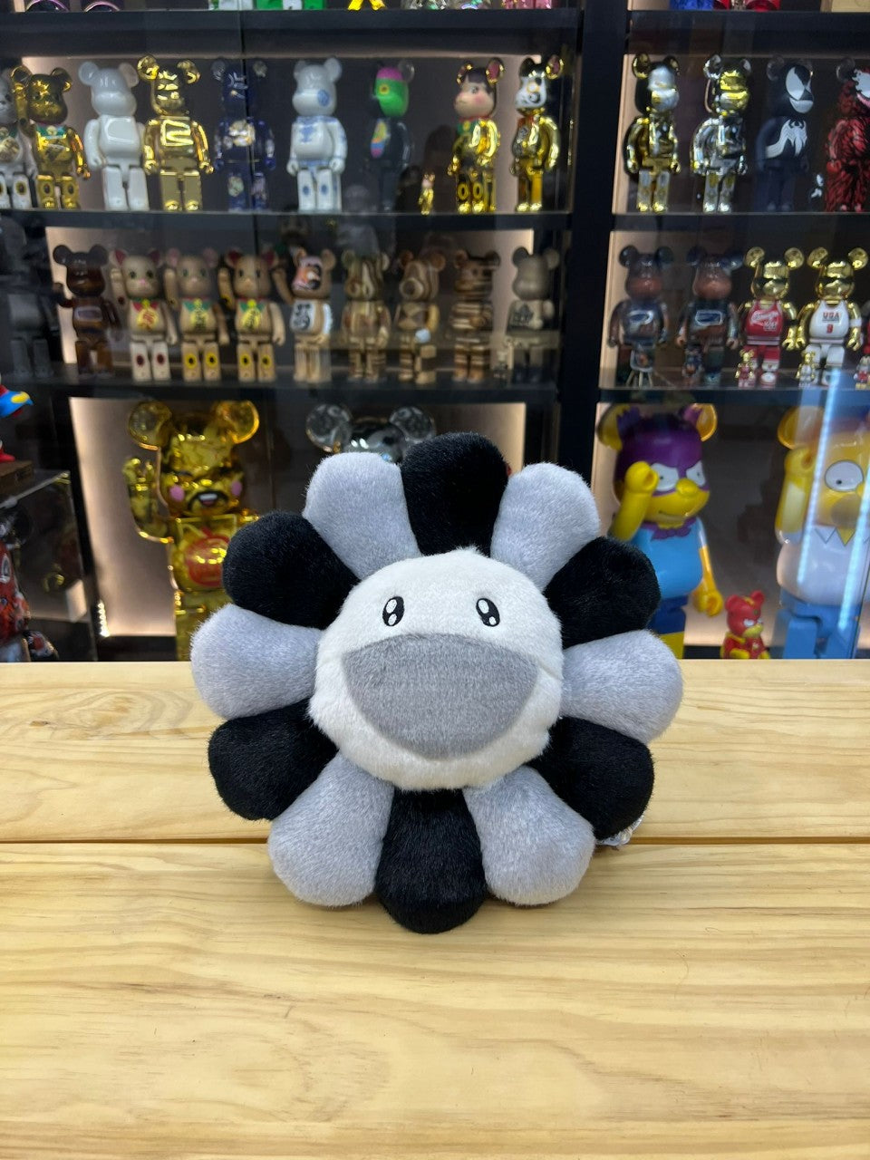 30cm Flower Cushion (Gray x Black)