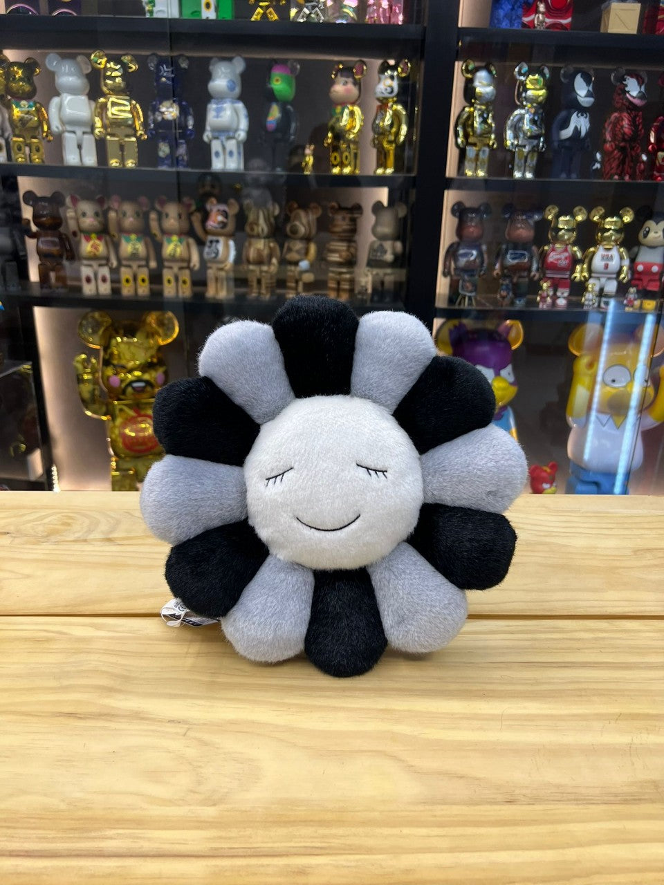 30cm Flower Cushion (Gray x Black)