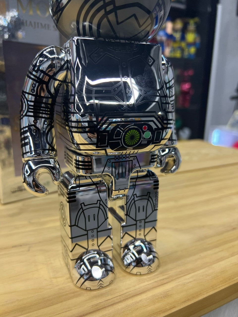 400% Be@rbrick Shadow Moon (Ver.Hajime Sorayama) 空山基影月