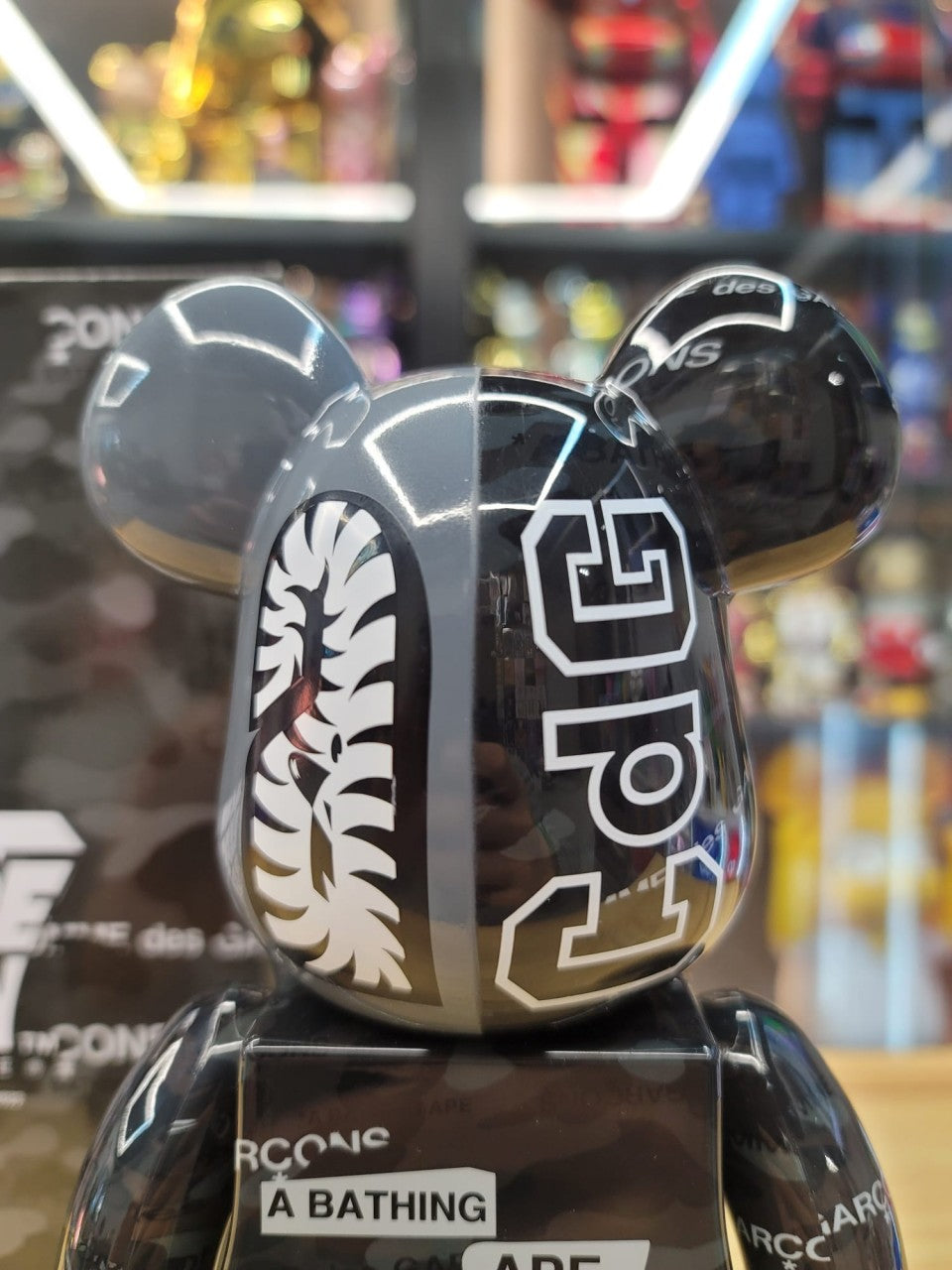 100% & 400% Be@rbrick Bape(R) CDG Camo Shark