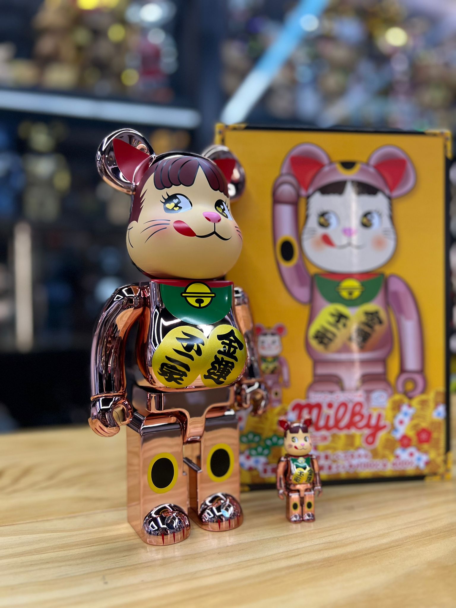 100% & 400% BE@RBRICK 招き猫 ペコちゃん 金運 ダブル小判 桃金メッキ