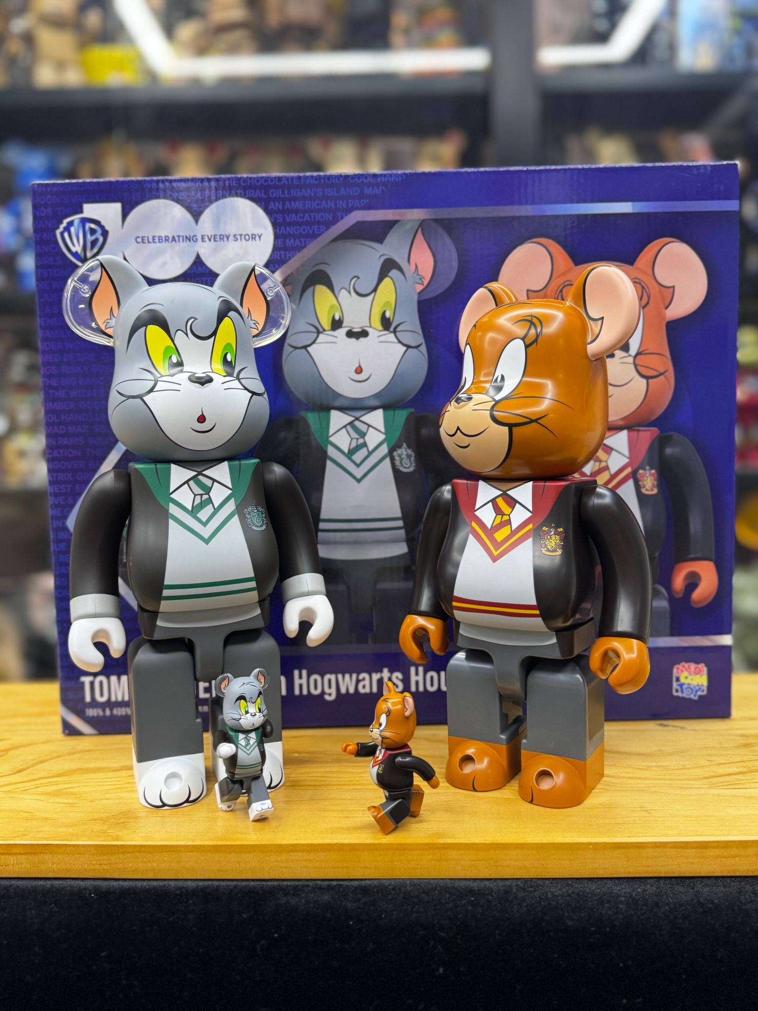 Set of 2pcs 100% & 400% Be@rbrick Tom & Jerry in Hogwarts House