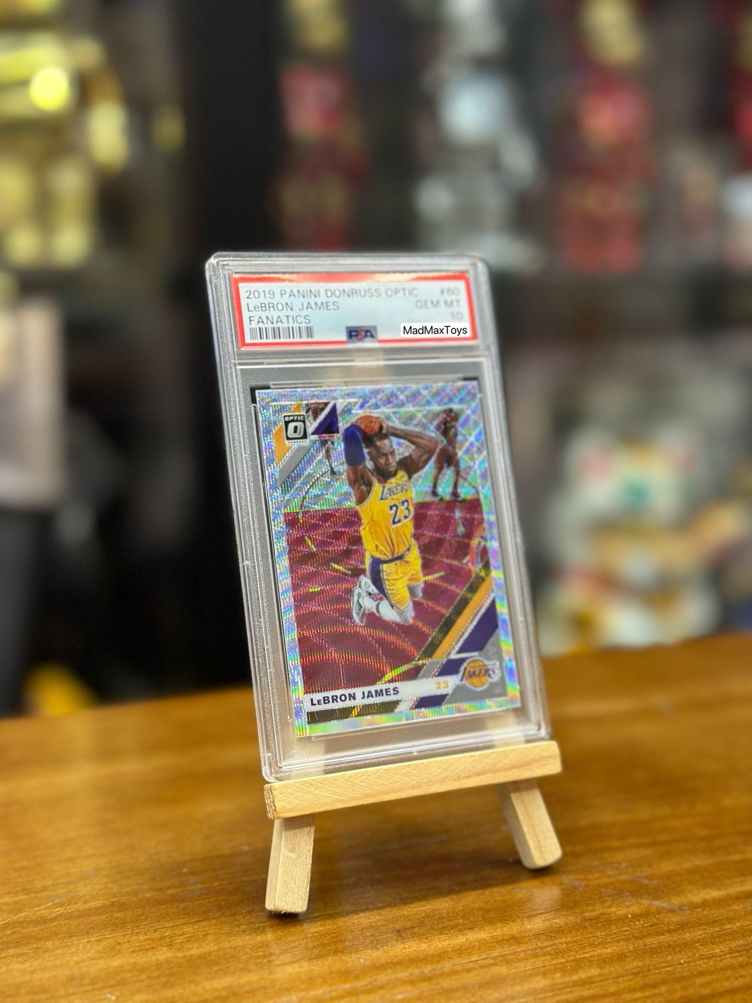 PSA 10 2019 PANINI LeBRON JAMES #60 FANATICS