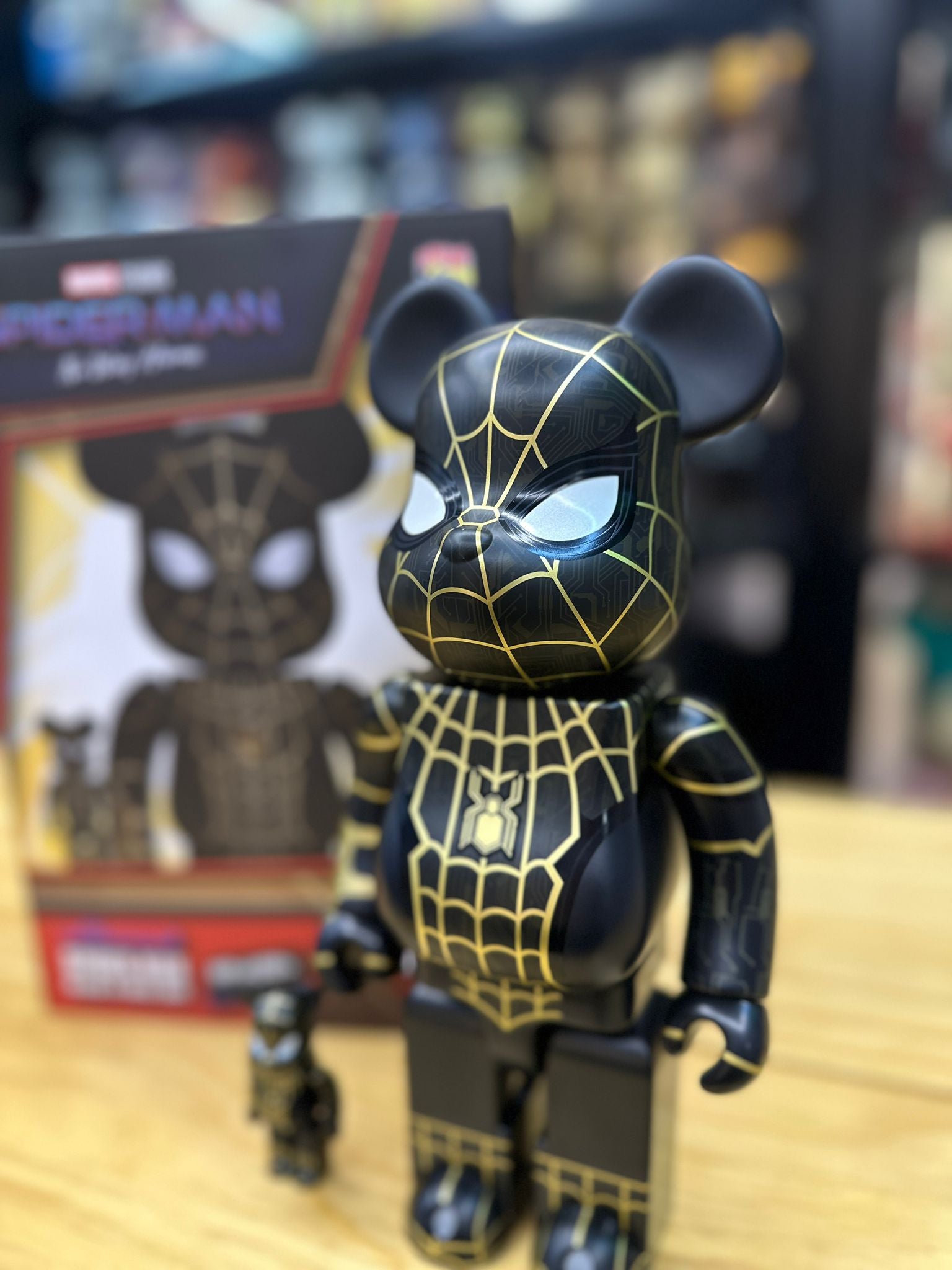 100% & 400% BE@RBRICK SPIDER-MAN BLACK & GOLD SUIT