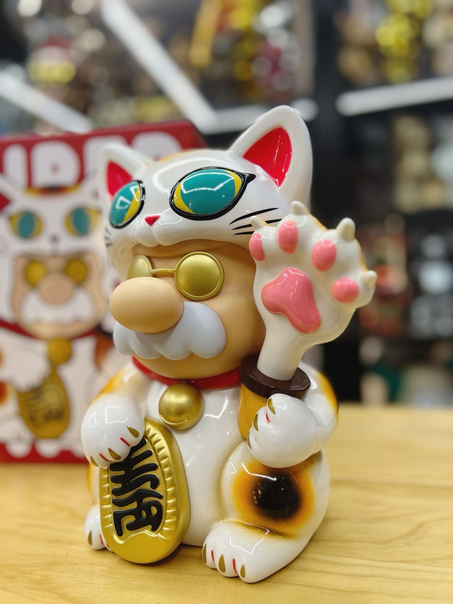 SUPER PROFESSIONAL ESSENTIAL // MANEKINEKO 招財貓小殺手 27cm