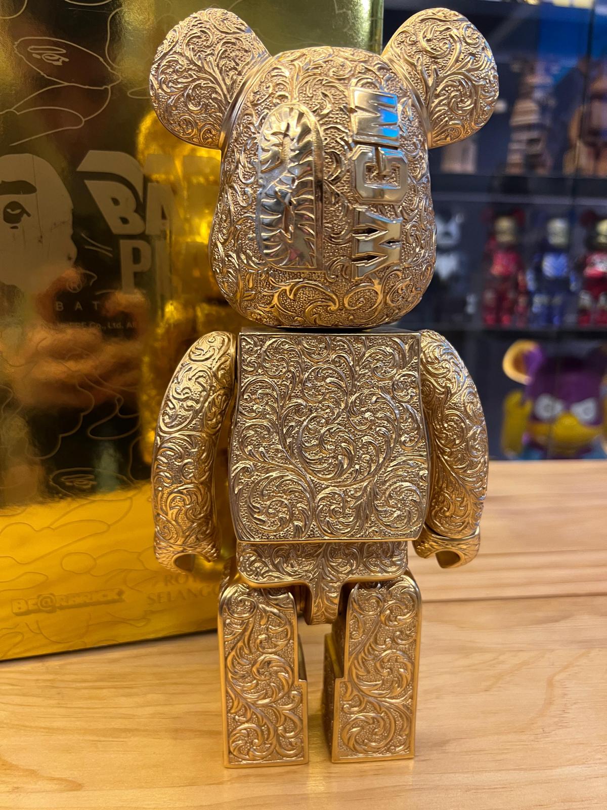400% Be@rbrick BAPE(R) Shark Royal Selangor Gold