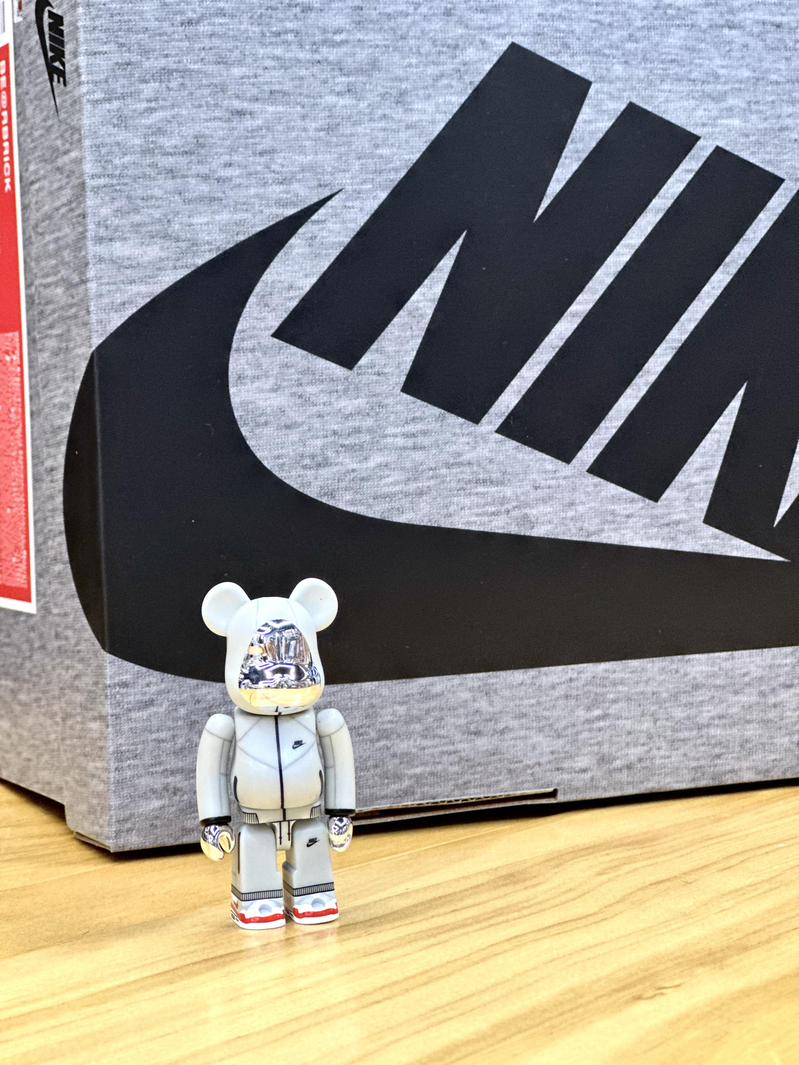 100% & 400% Be@rbrick Nike Tech Fleece