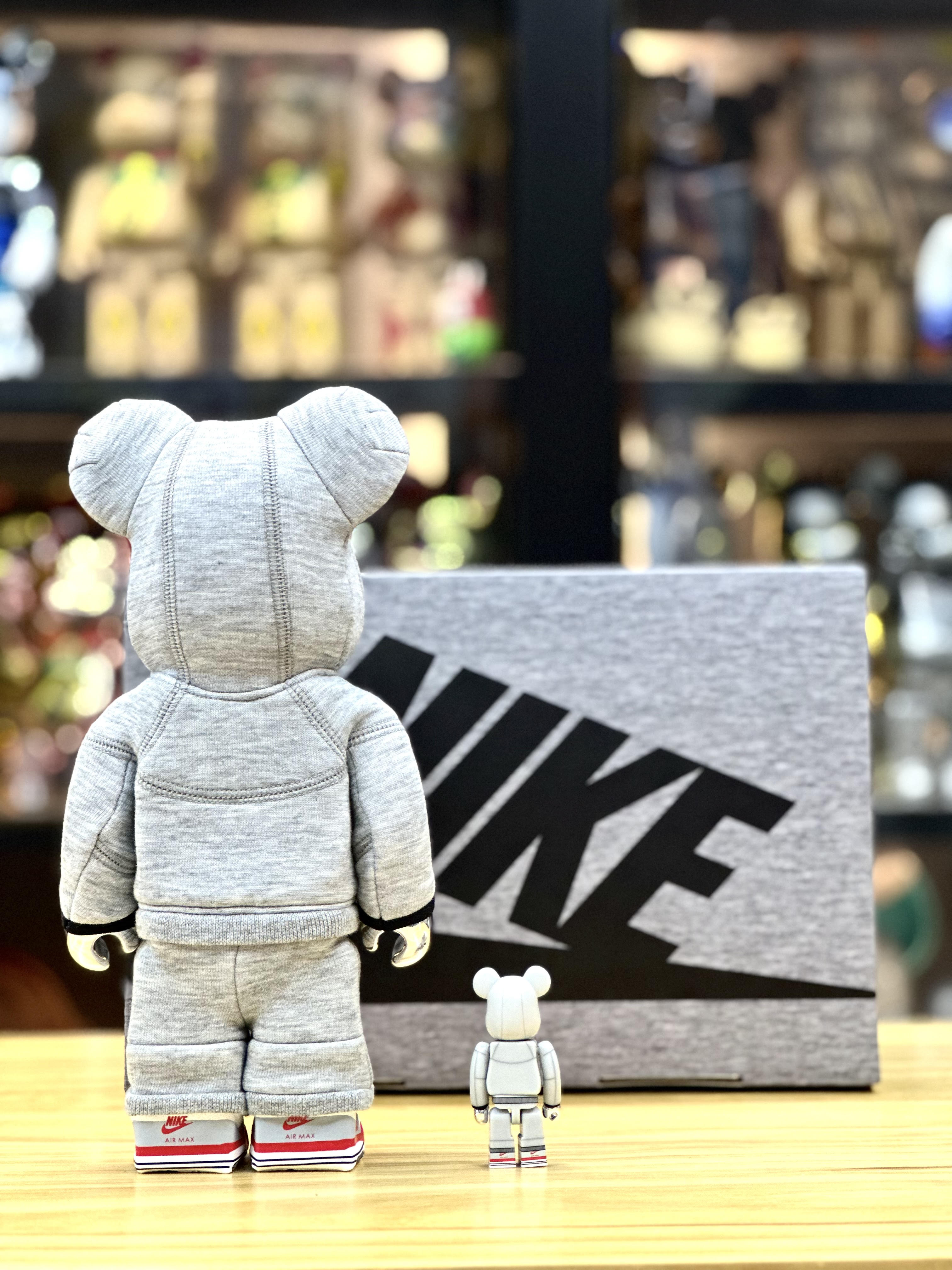 100% & 400% Be@rbrick Nike Tech Fleece