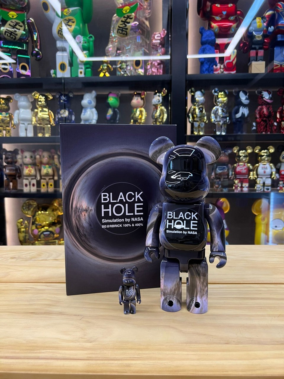 100% & 400% Be@rbrick Black Hole (黑洞) NASA