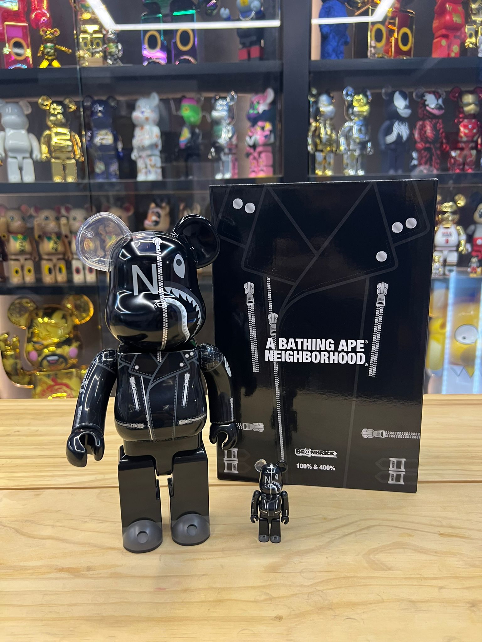 100% & 400% A Bathing APE(R) × Neighborhood(R) Be@rbrick