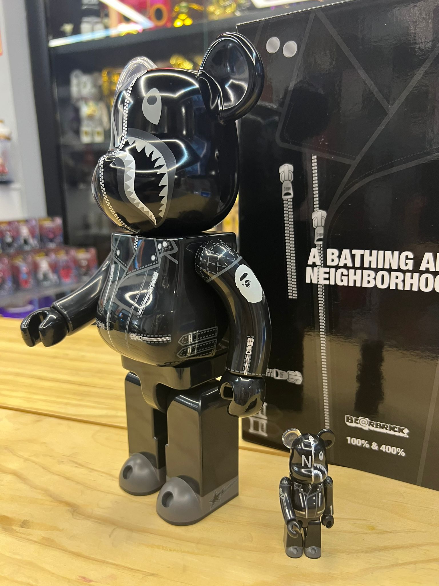 100% & 400% A Bathing APE(R) × Neighborhood(R) Be@rbrick