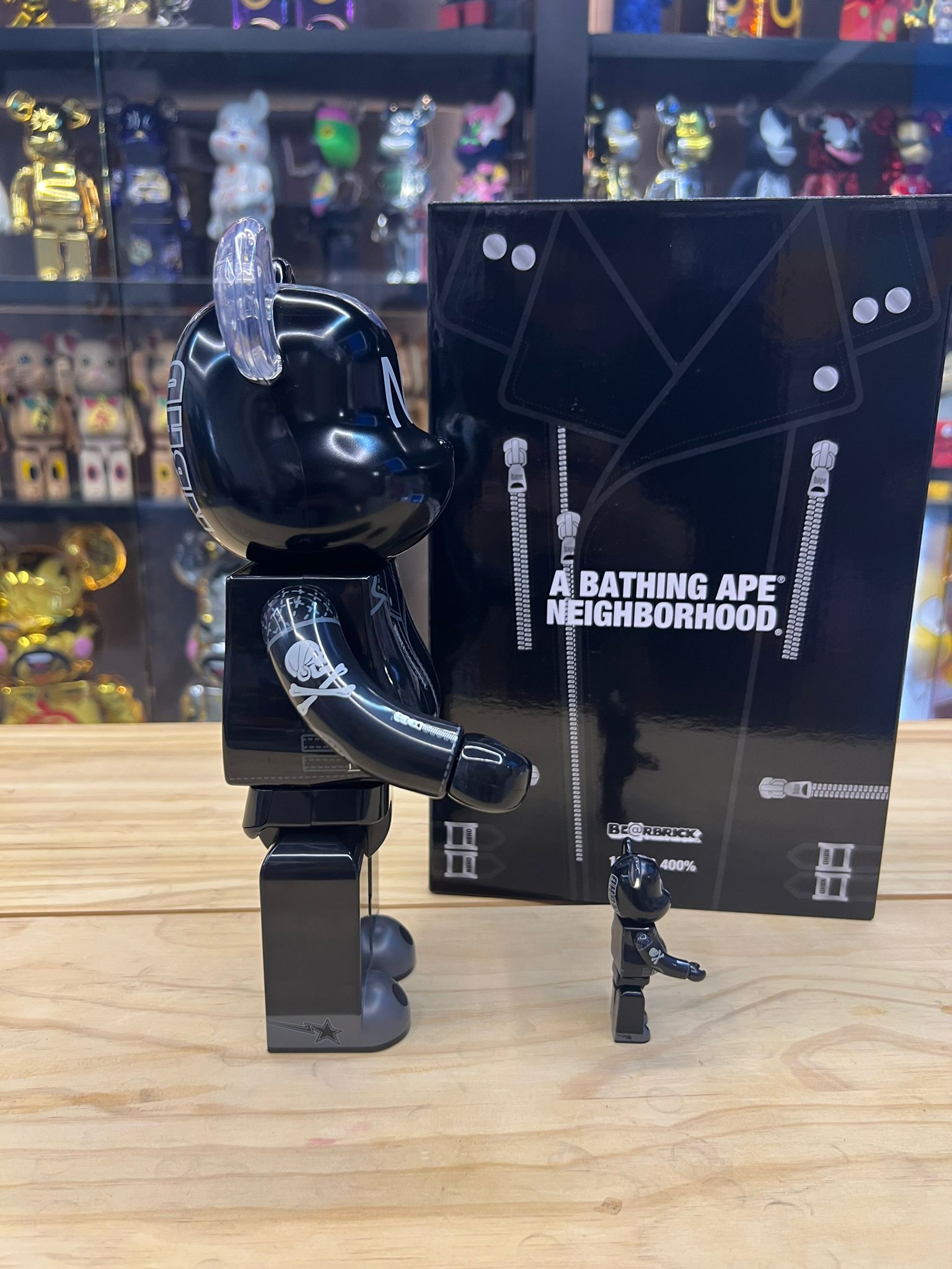 100% & 400% A Bathing APE(R) × Neighborhood(R) Be@rbrick