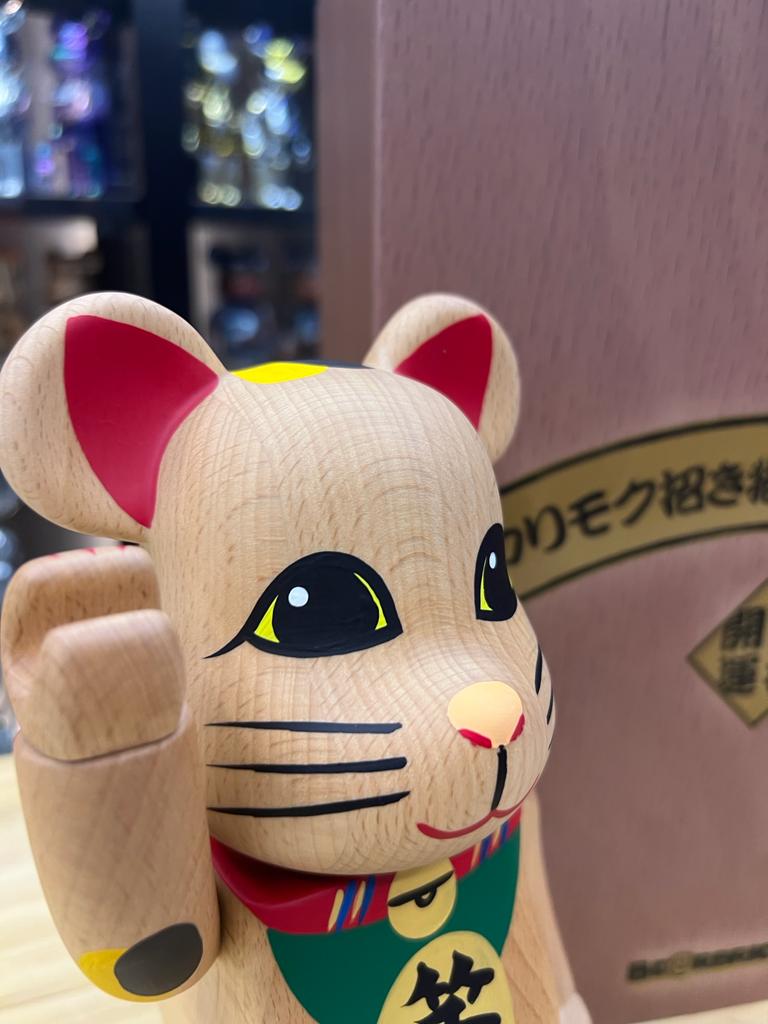 400% Be@rbrick カリモク 招き猫 四 笑福 招財貓 (Neko Maneki Lucky Cat)