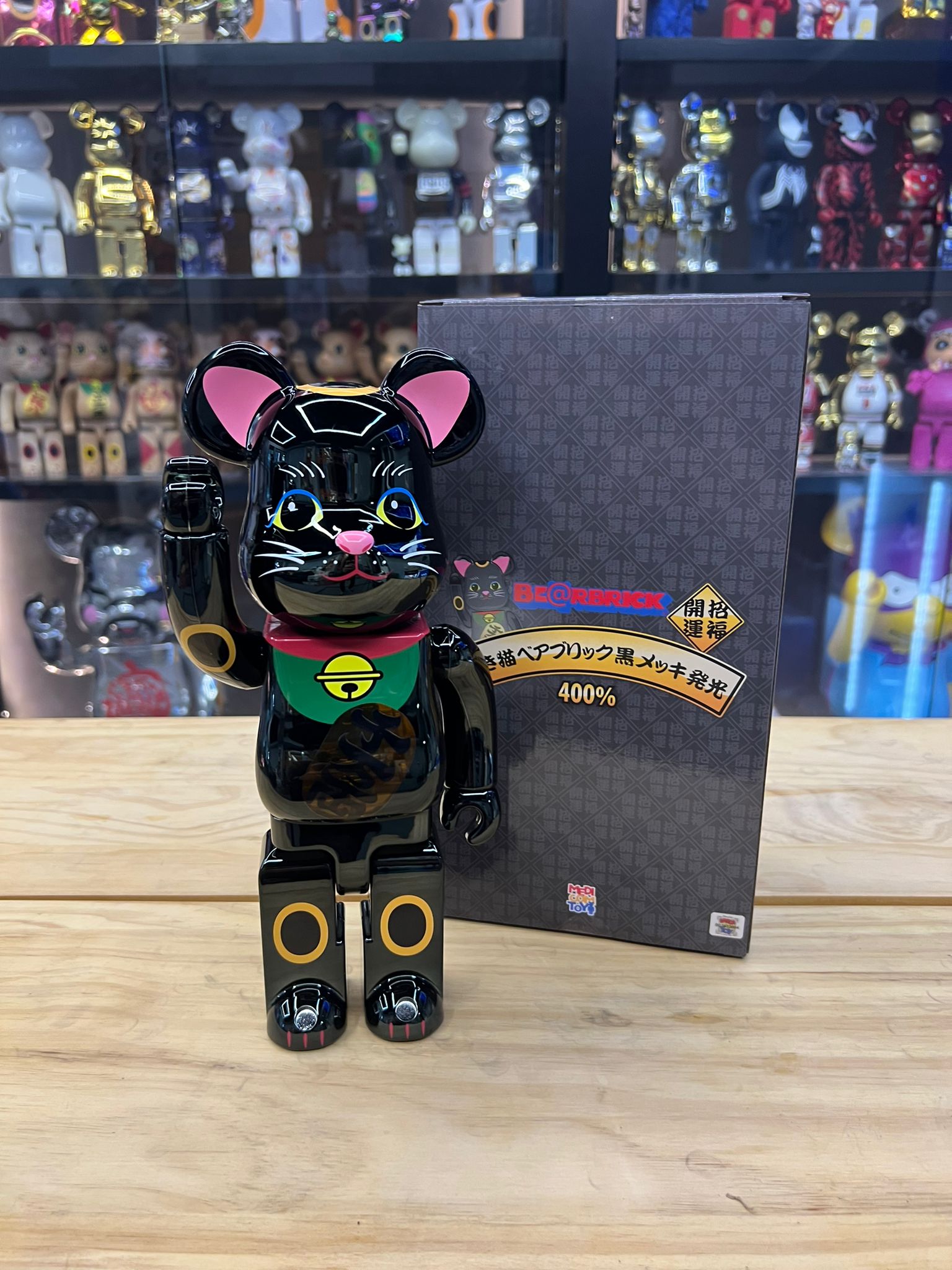 400% Be@rbrick 招き猫 黒メッキ 発光