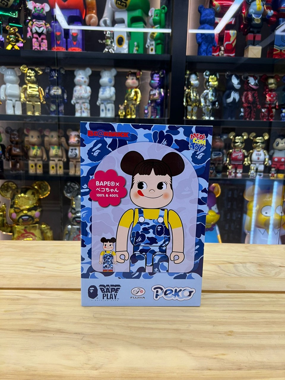 100% & 400% Be@rbrick BAPE(R) 不二家 牛奶妹 ペコちゃん BLUE