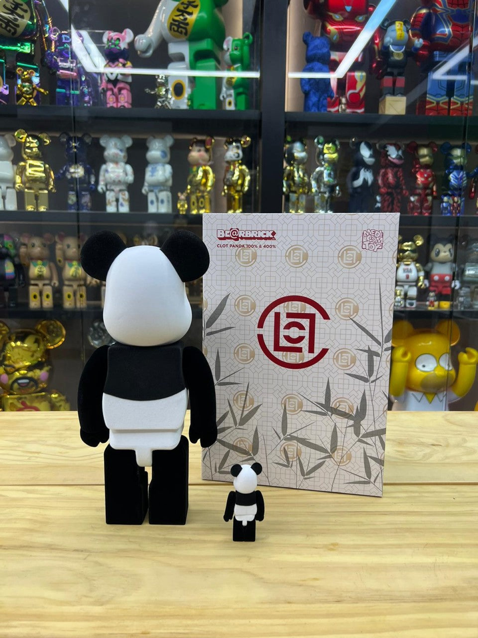 100% & 400% Be@rbrick Clot x Panda Ver. (Flocky)