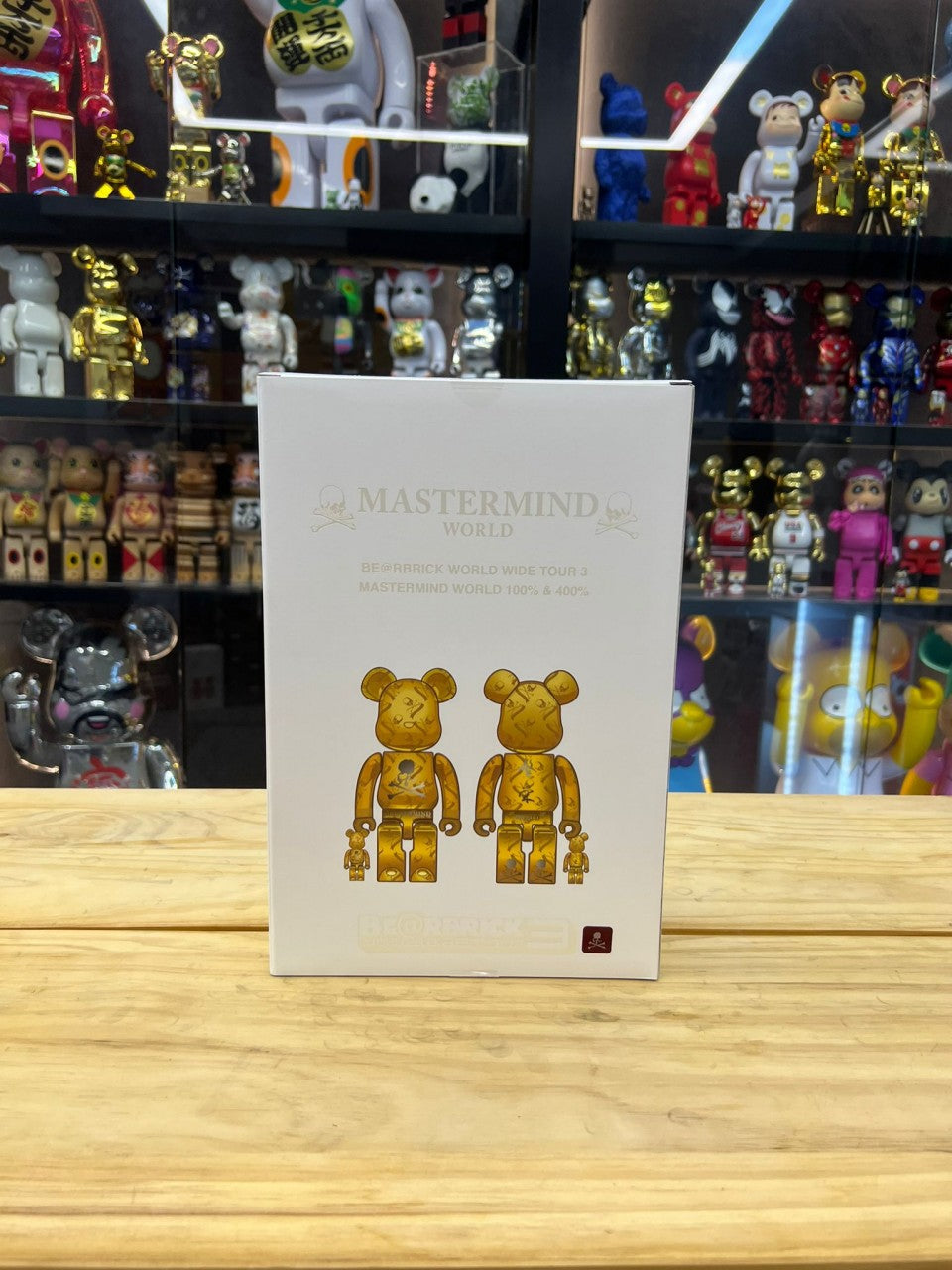 100 % et 400 % Be@rbrick Mastermind Monde