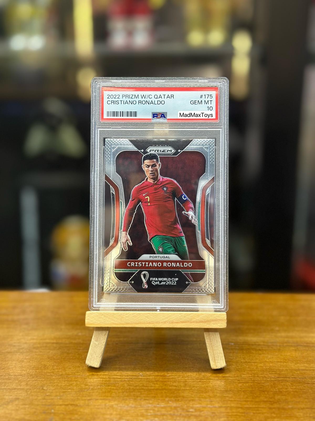 PSA 10 PRIZM W/C QATAR CRISTIANO RONALDO