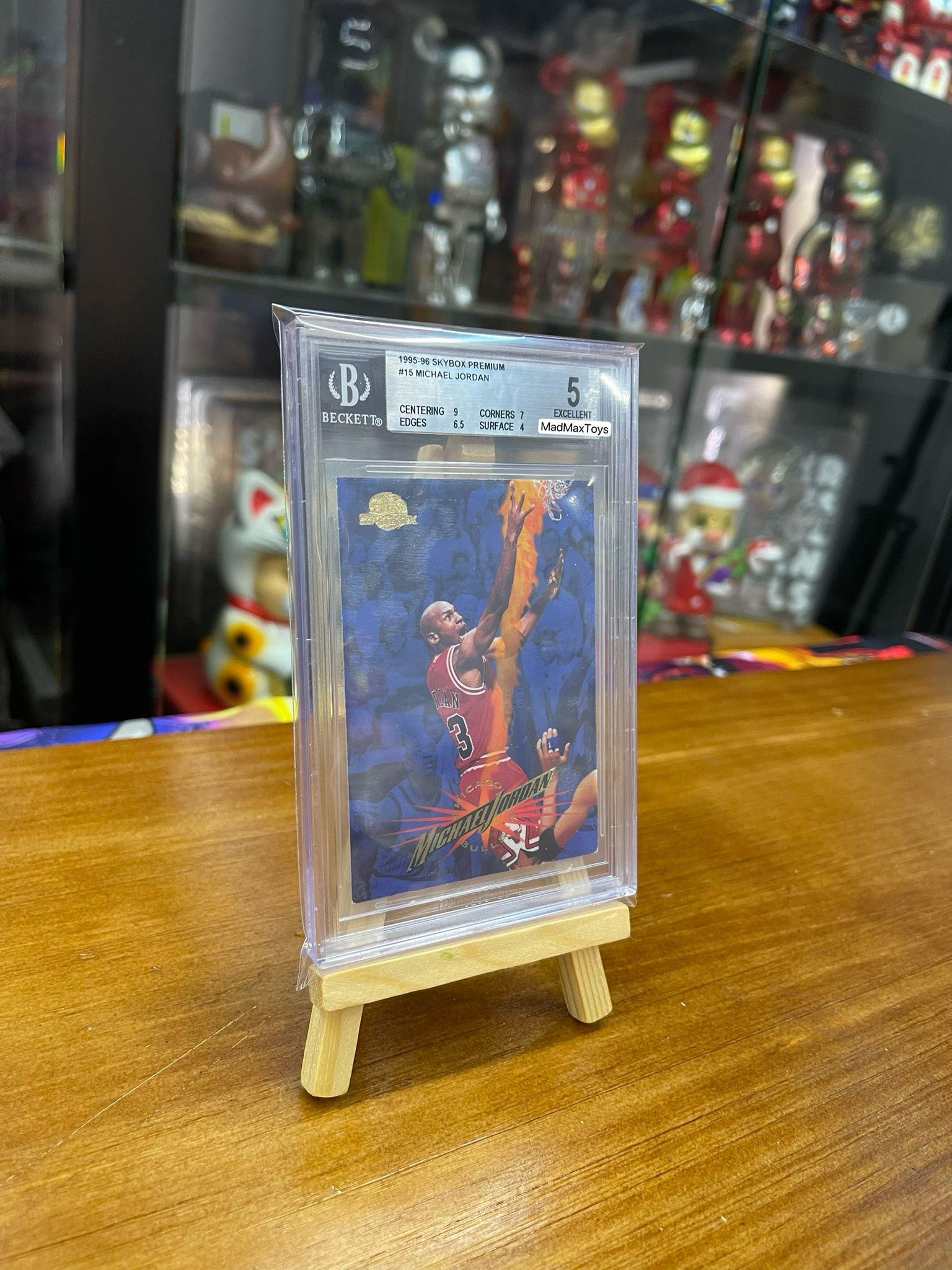 BGS 5 1995-96 SKYBOX PREMIUM #15 MICHAEL JORDAN